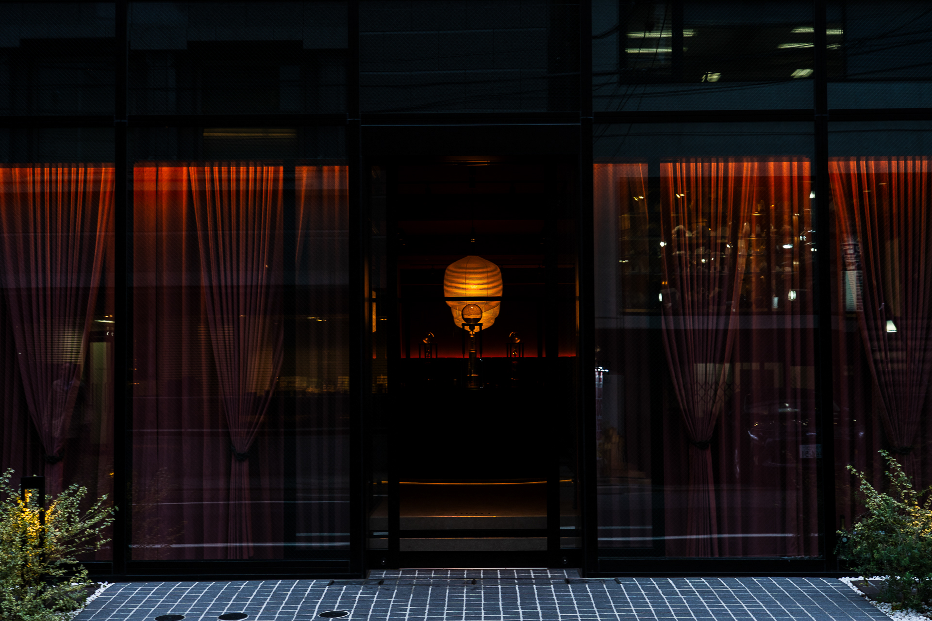 素敵な店構え！ この日も街ゆく人の視線を集めていました