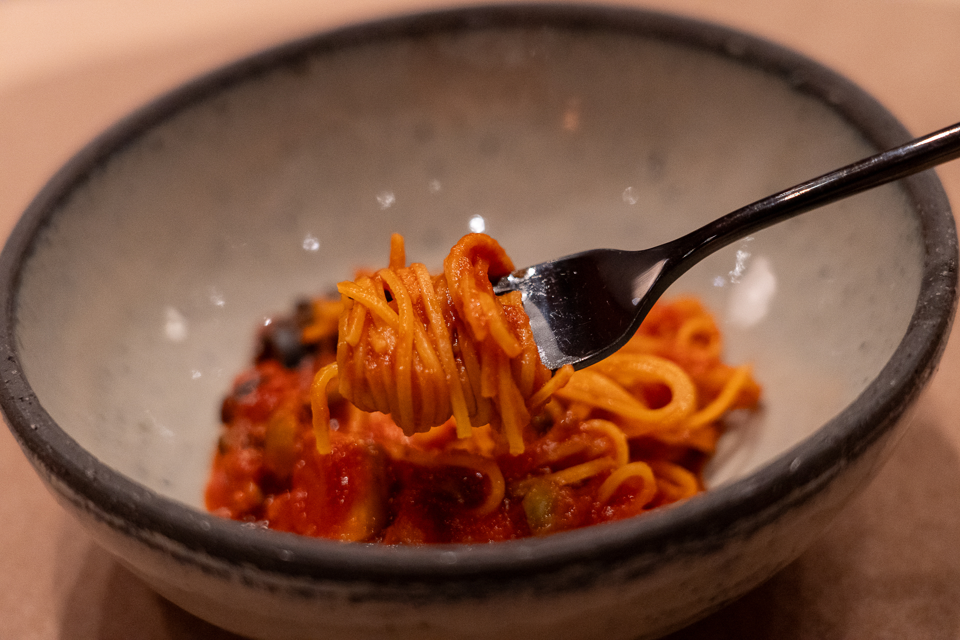 〆の一品は手打ちパスタ。40gなのでペロリと完食。料理長はイタリアン出身だそう