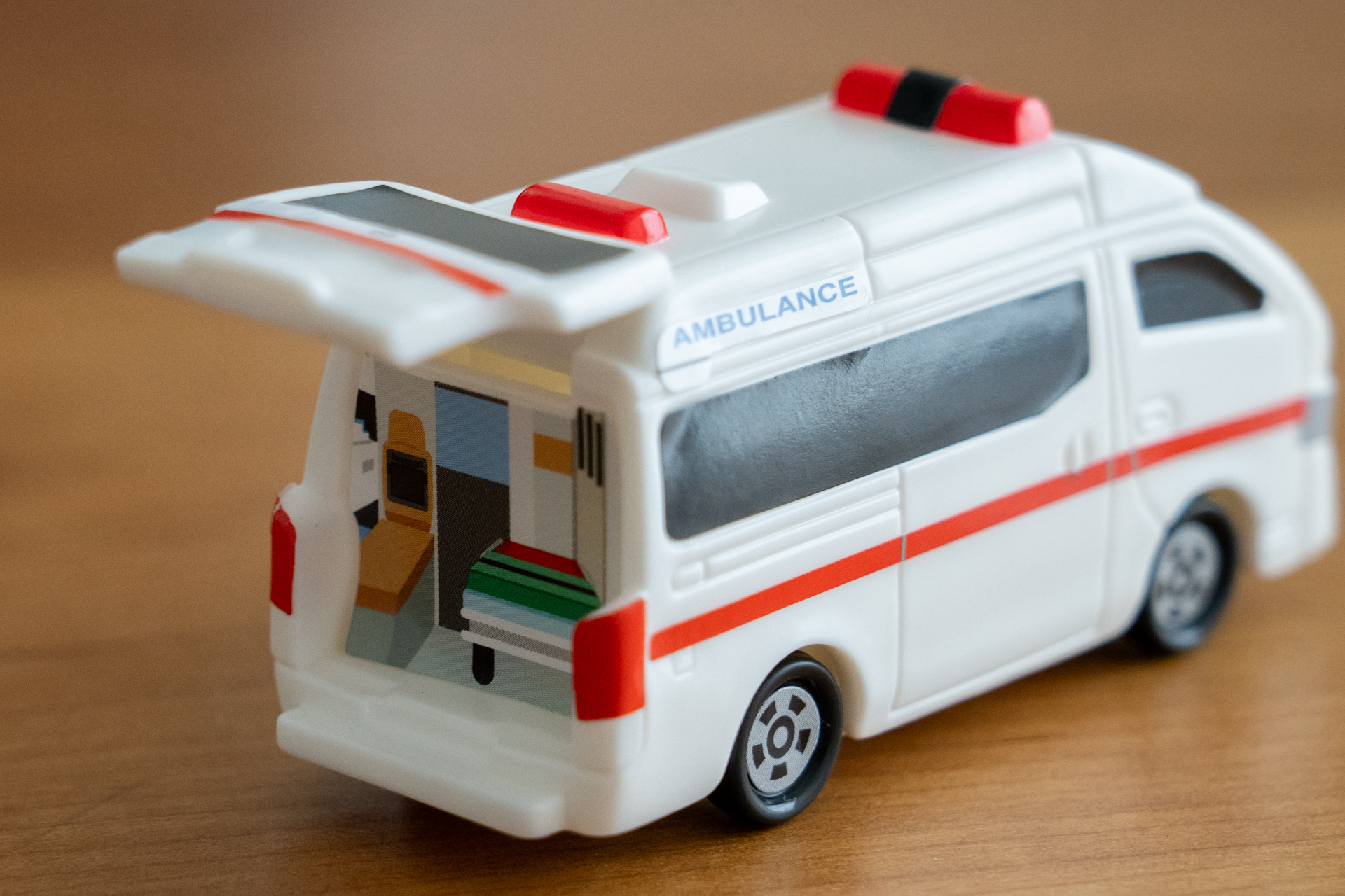 日本の道路事情に合わせた高い機動性と広い室内空間を両立しているそうだ