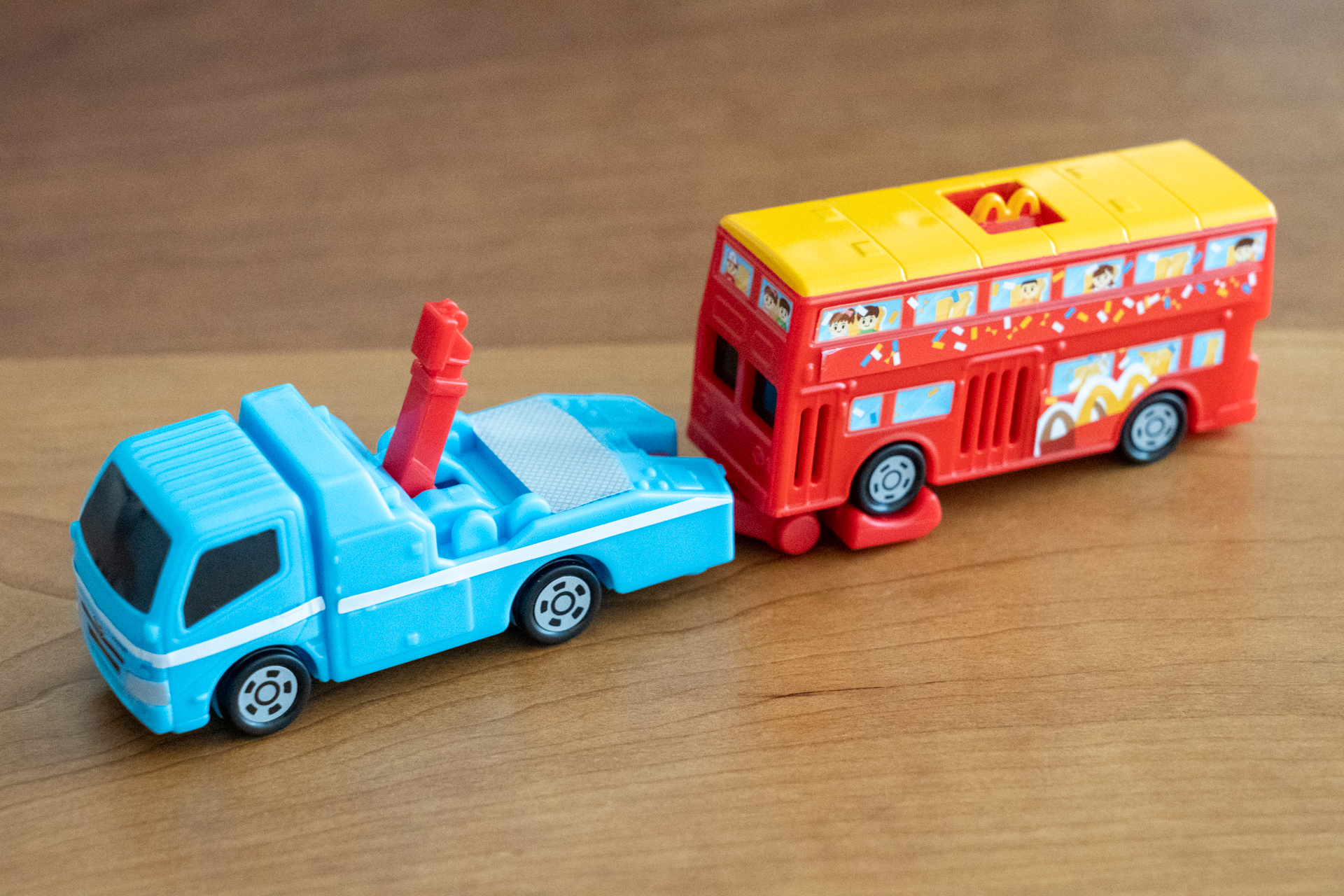 ほかの車体を牽引して遊んでみよう