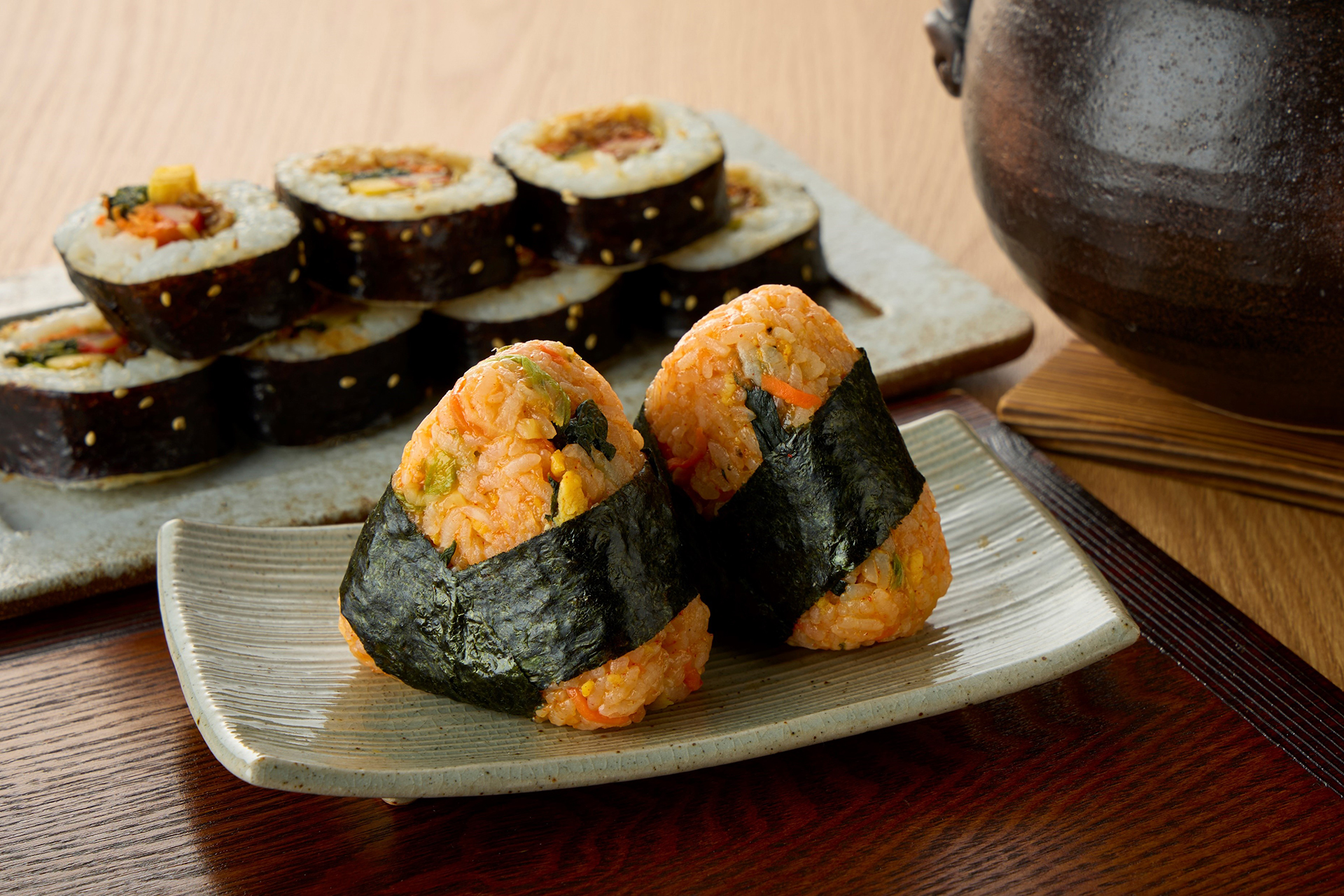 「欲望のままにかぶりつくおにぎりキンパ」（160円）