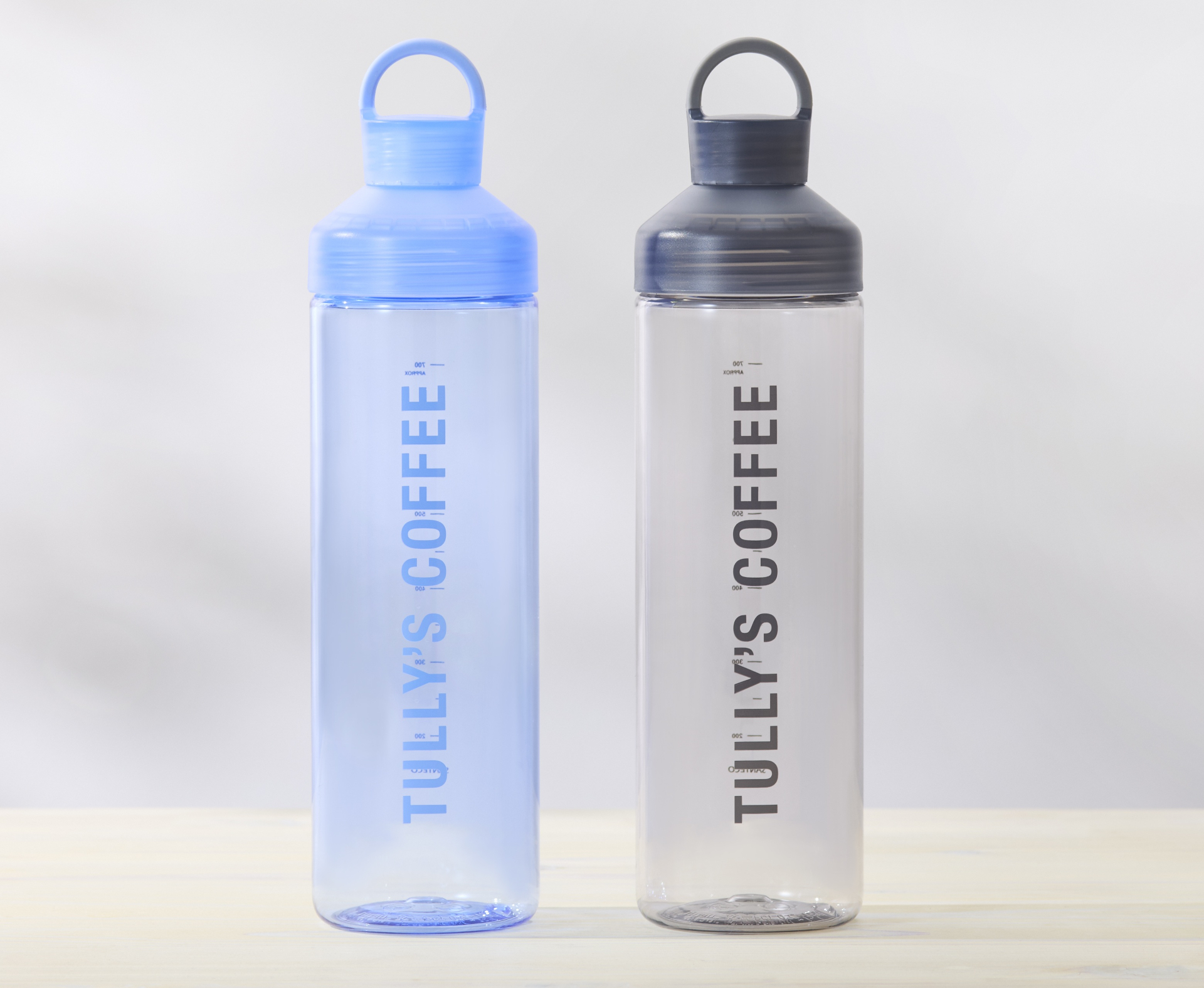 ウォーターボトル 750mL（各2580円）