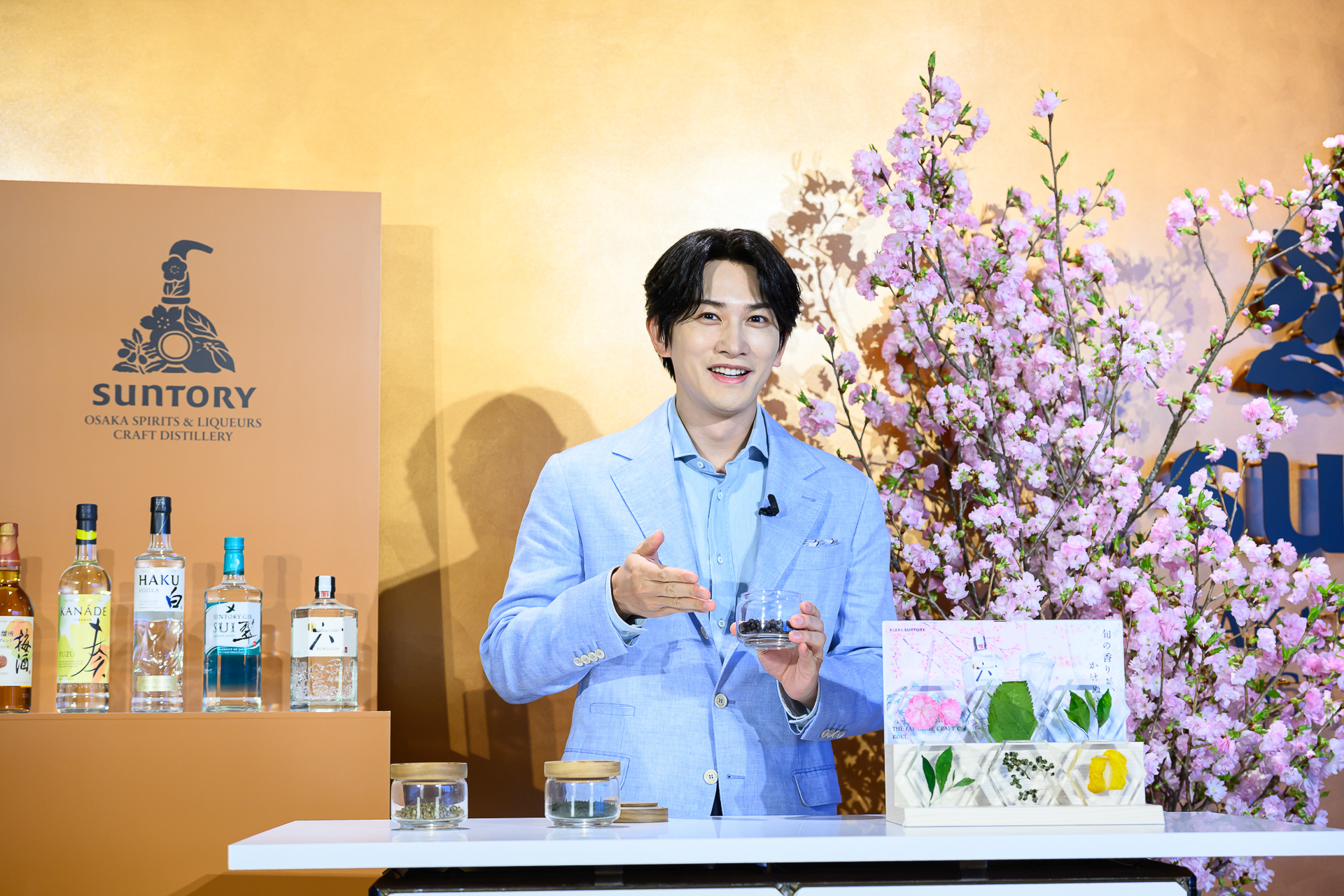 「ROKU〈六〉」のアンバサダーを務める俳優・町田啓太さんによるオープニングセレモニーも開かれた