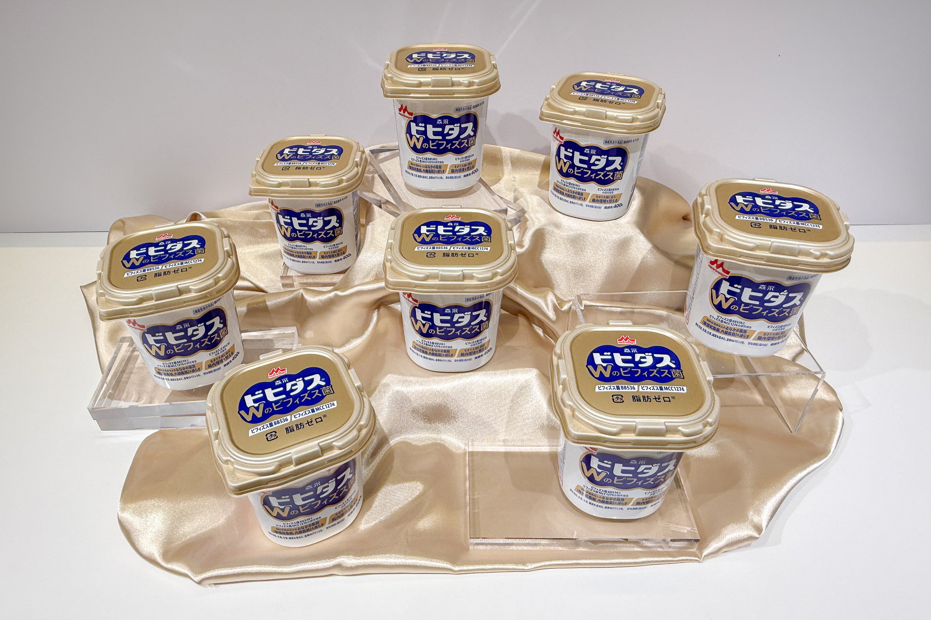 ビヒダスヨーグルトの大容量プレーンタイプとしては17年ぶりの新商品となる