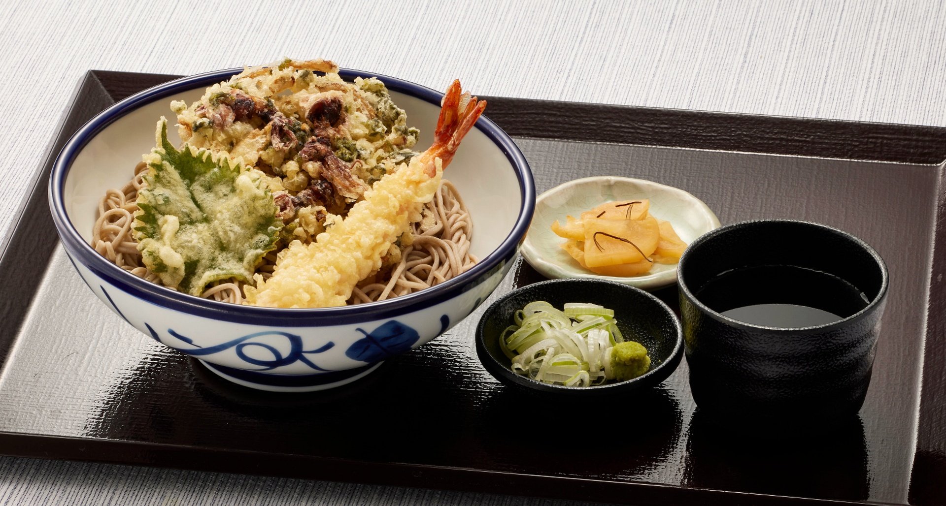 ほたるいかとあおさのかき揚げそば