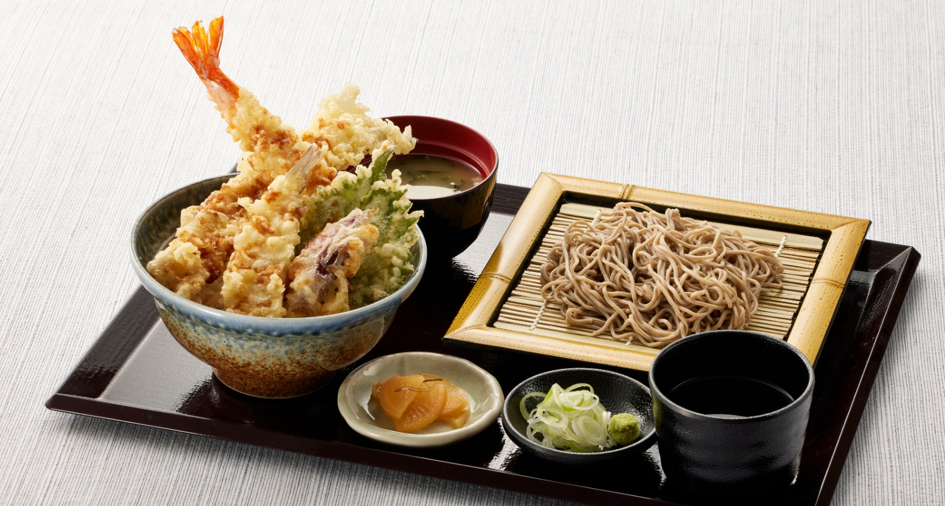 初夏ご馳走天丼（小）藪そばセット（みそ汁付）