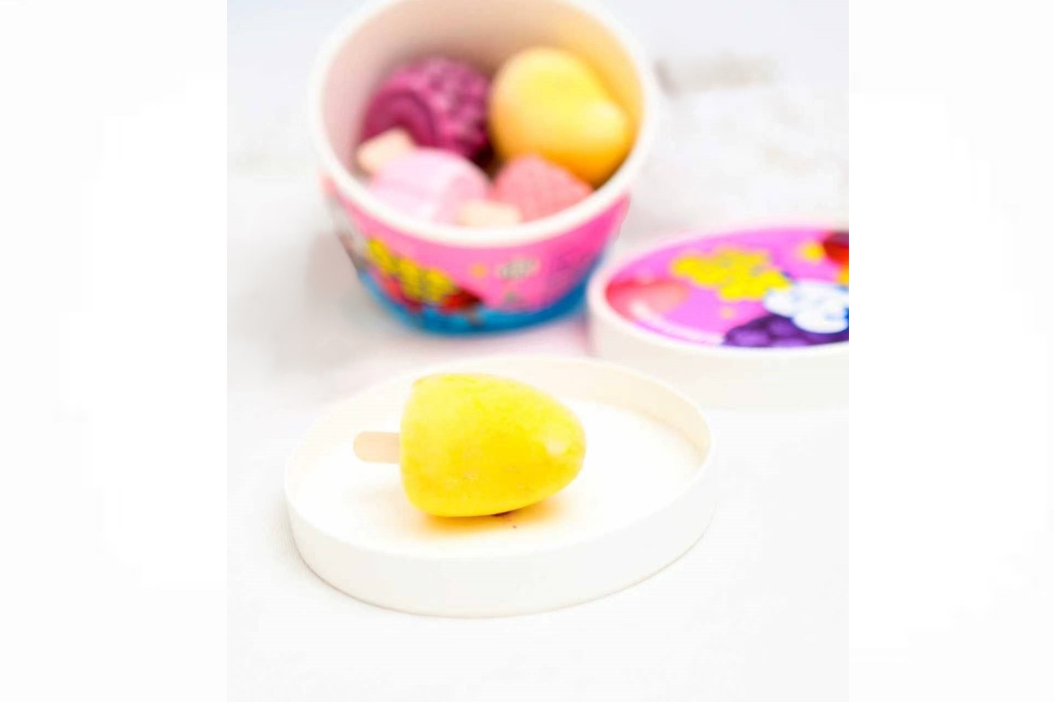 本物のフルーツのような立体的な見た目が特徴