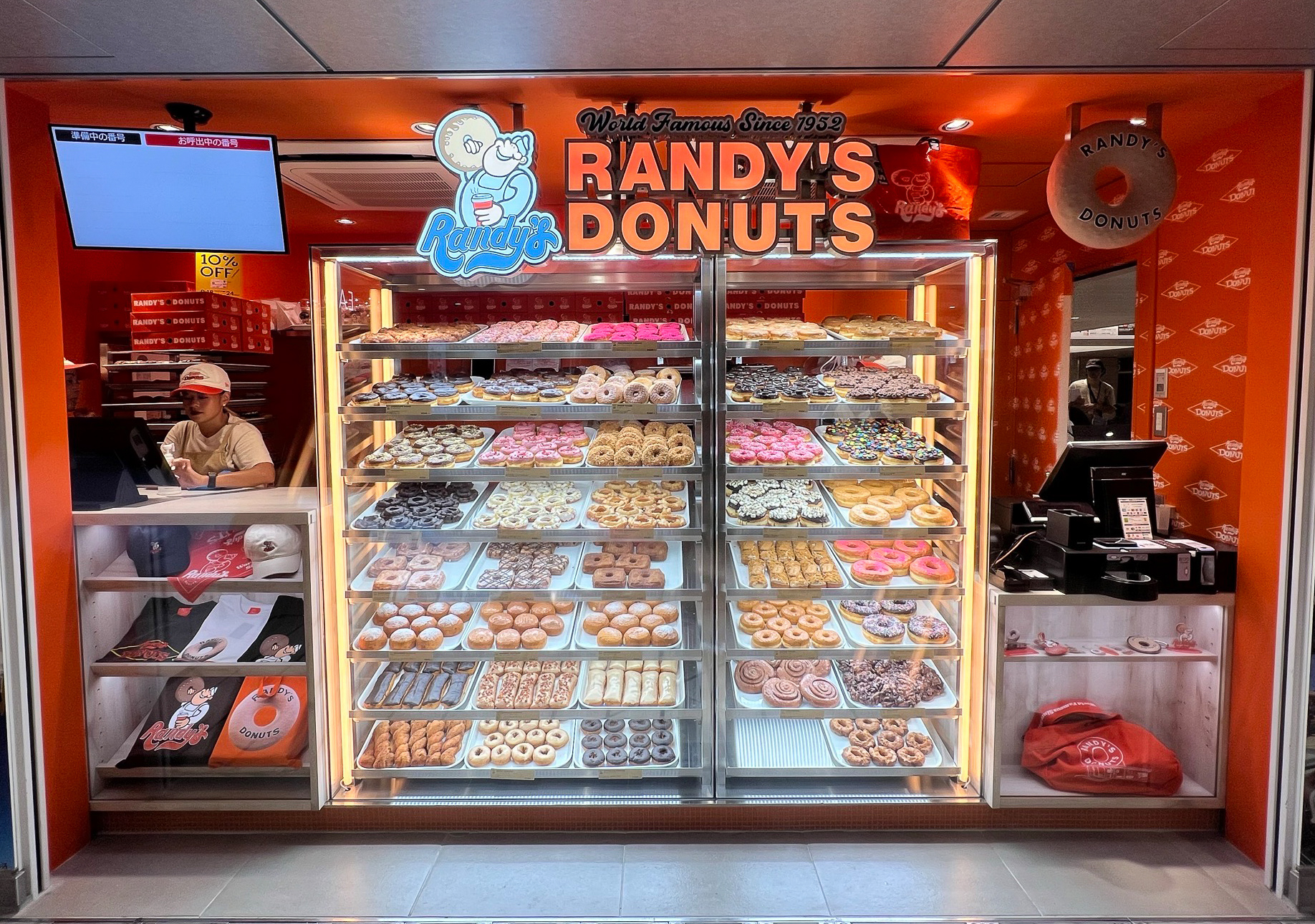 2号店「ランディーズドーナツ新宿 イイトルミネ店」