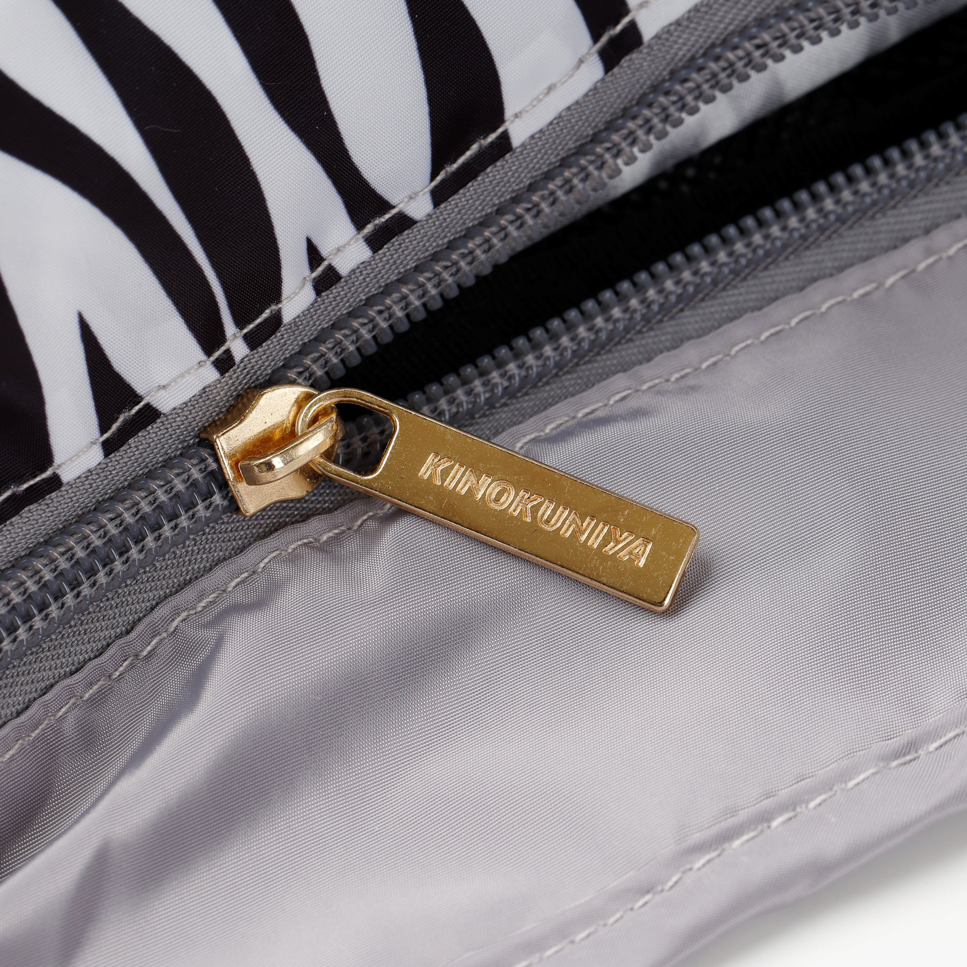 まとまる保冷バッグS ゼブラ