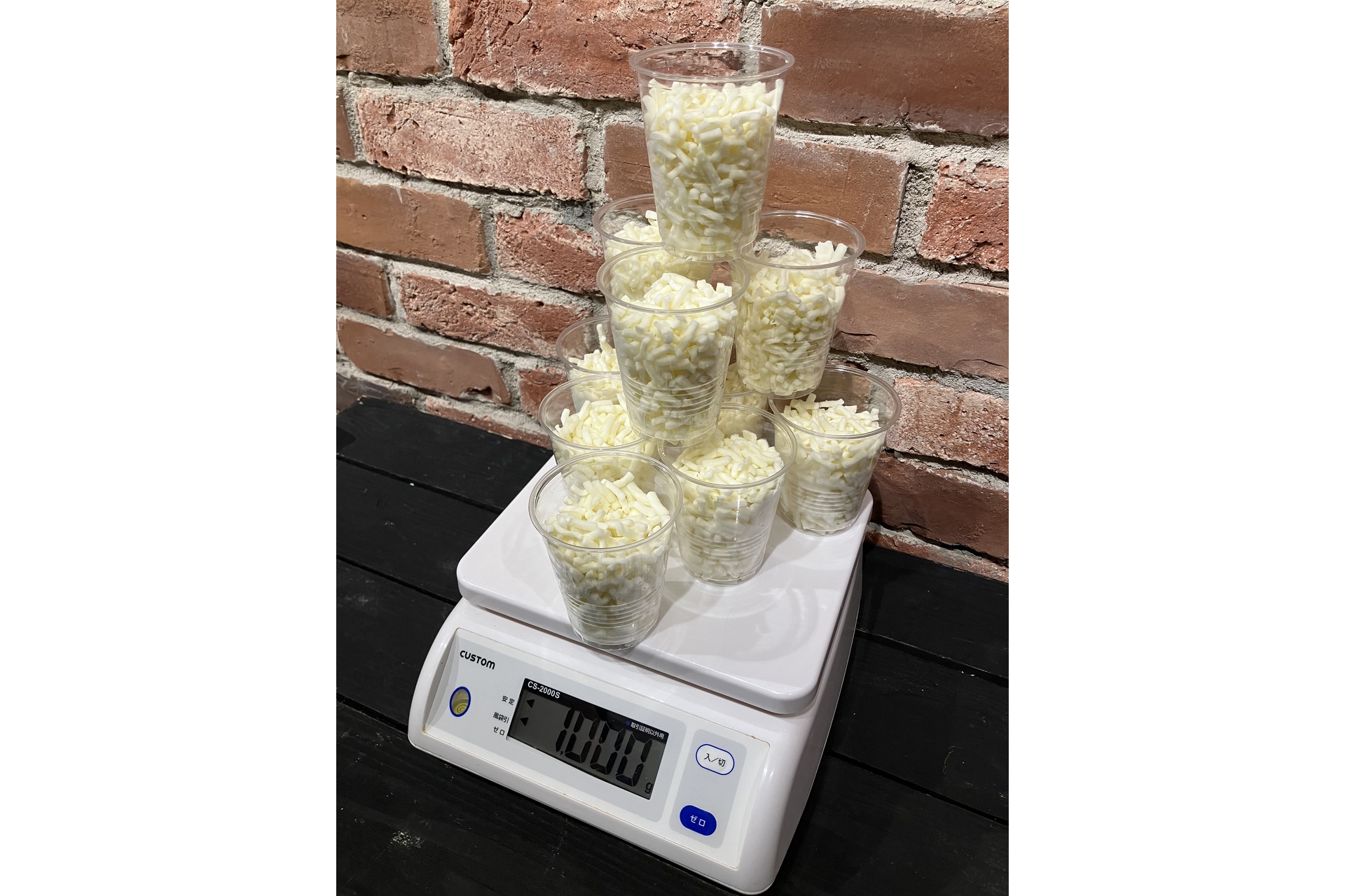 270mLのコップ約10杯分のチーズを使用