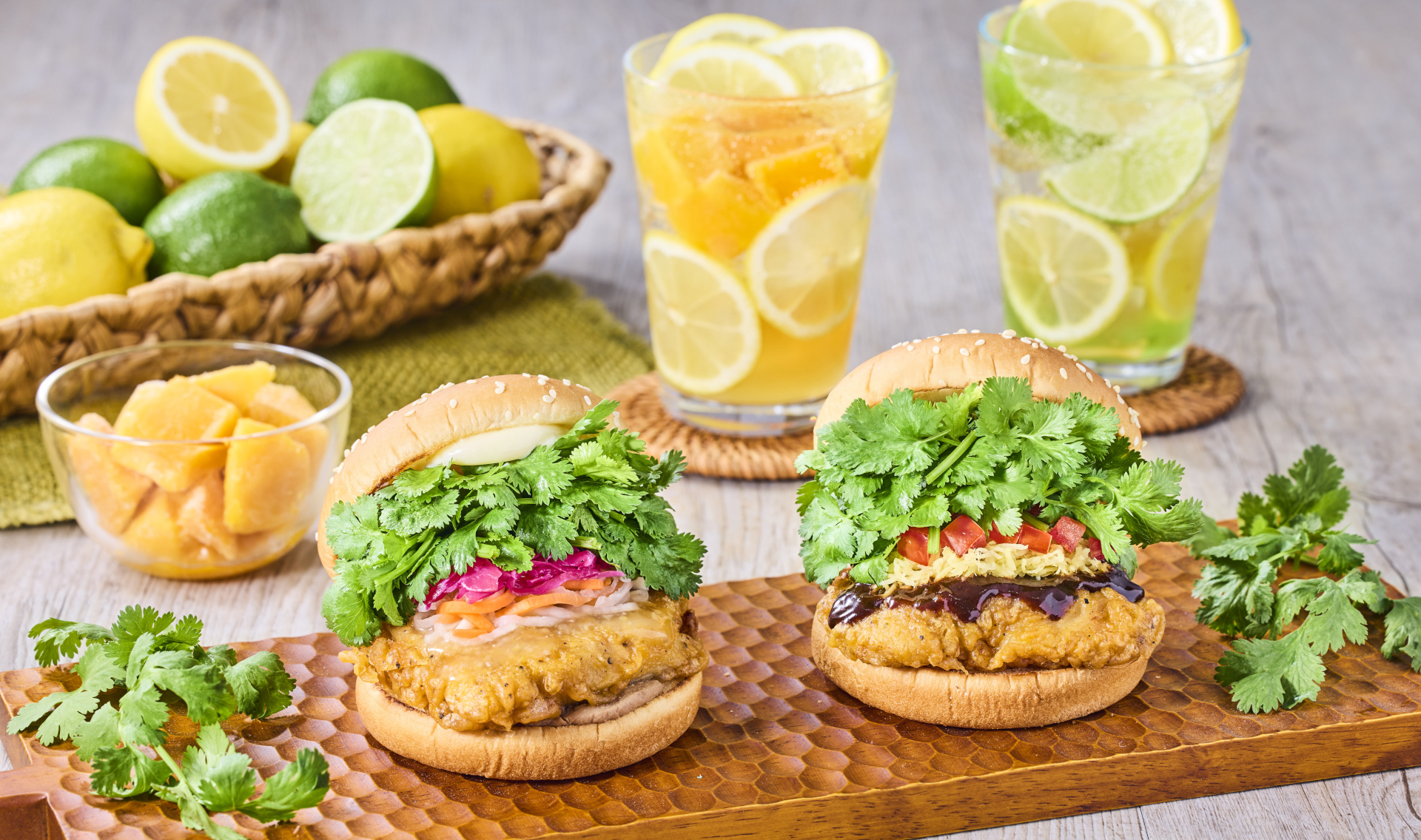 フレッシュネスバーガー「パクチーチキンバーガー」