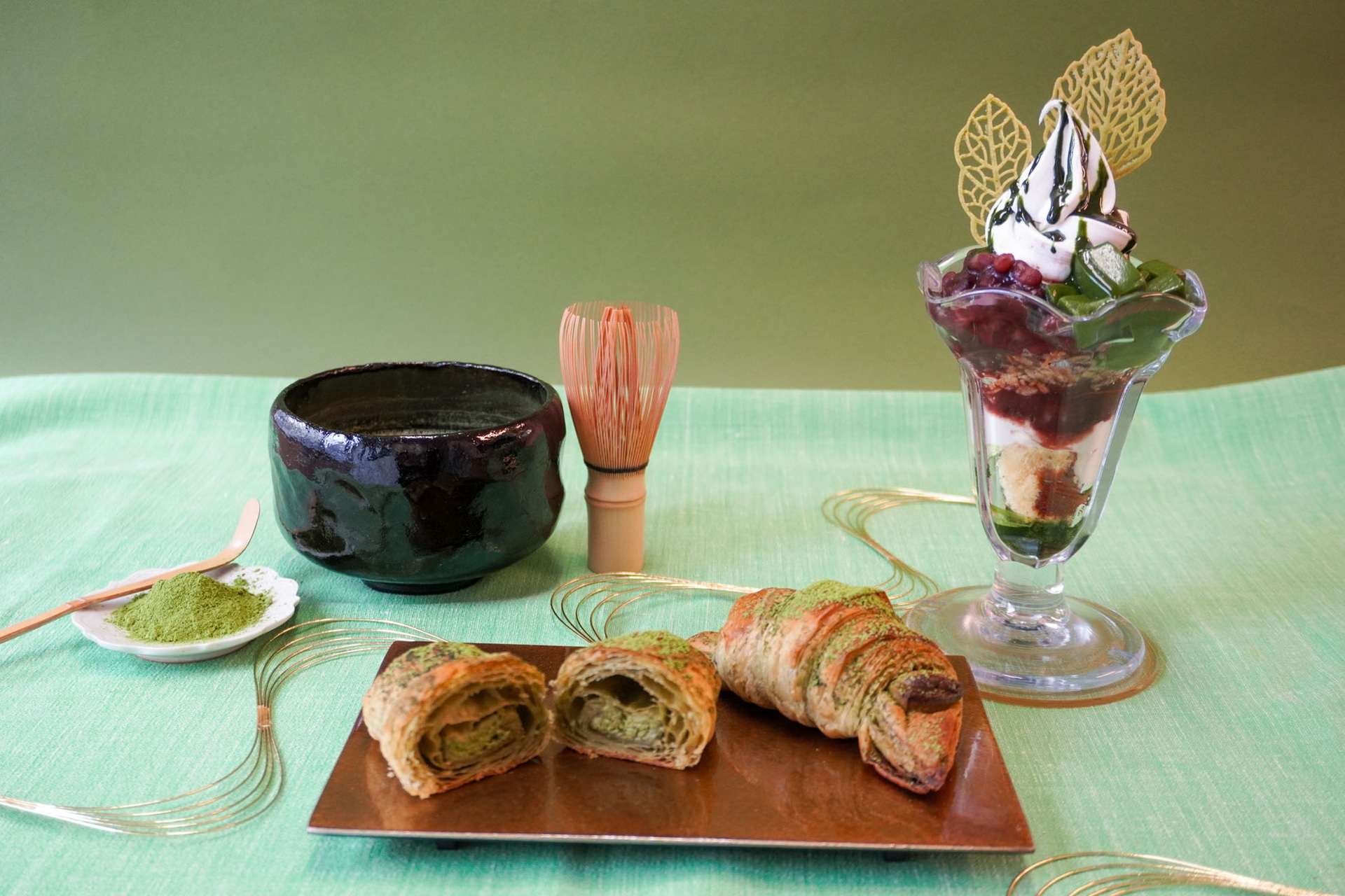 サンマルクカフェの「プレミアム濃密抹茶チョコクロ」「濃密抹茶パフェ」