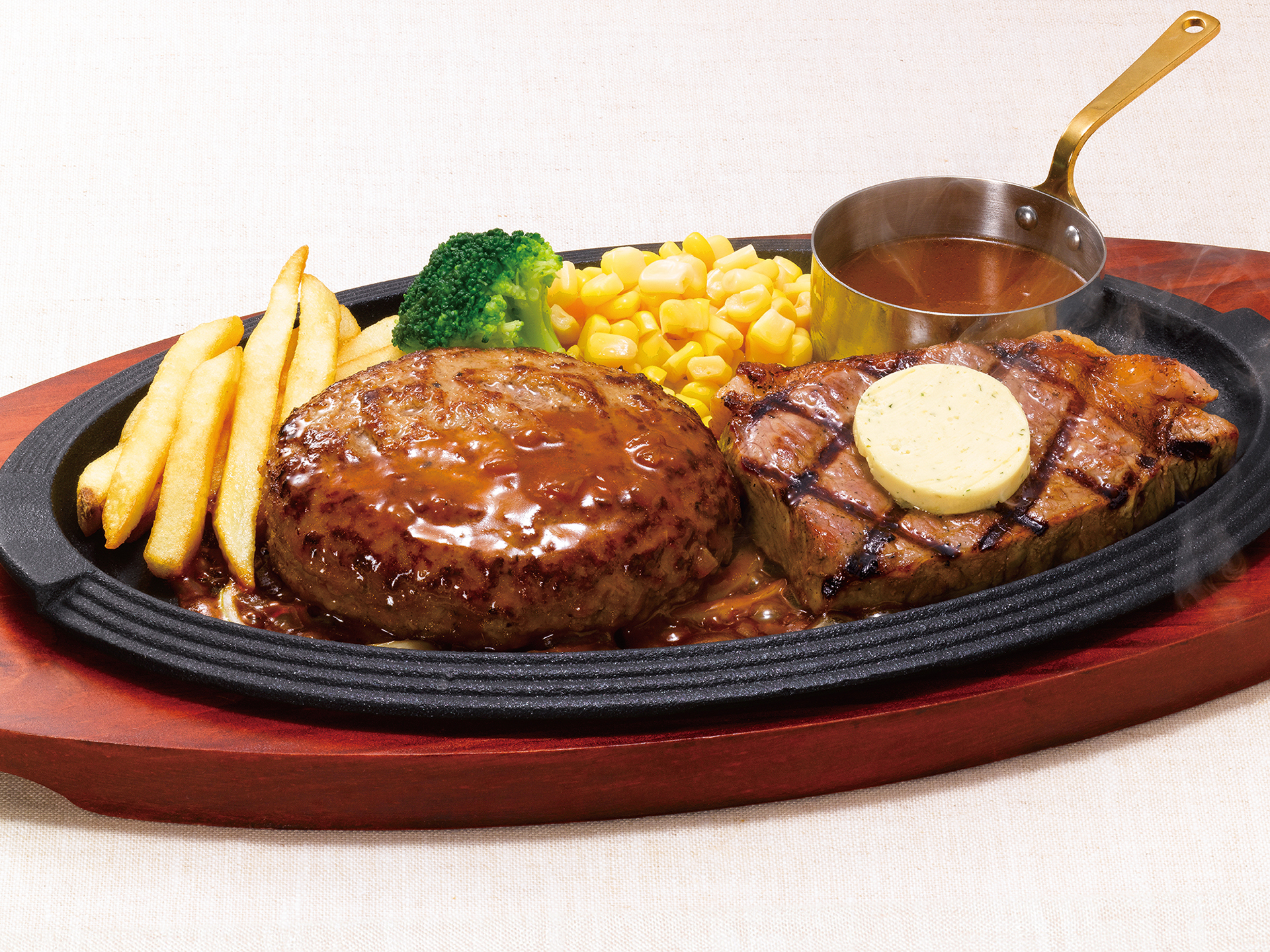 「ハンバーグ＆アンガスサーロインステーキ（ドミグラスバターソース）」（3663円）