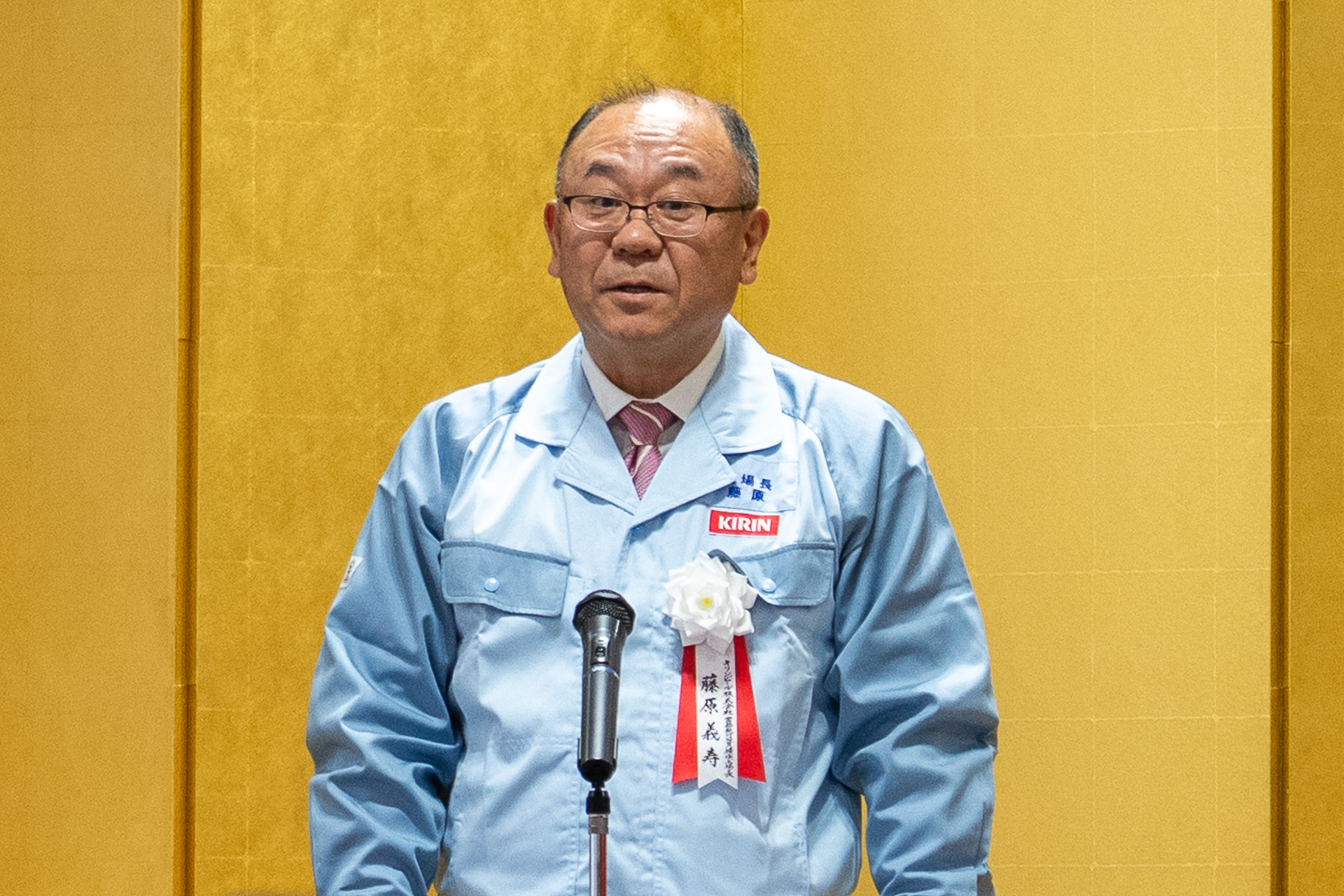 開会のあいさつをした横浜工場長の藤原義寿氏