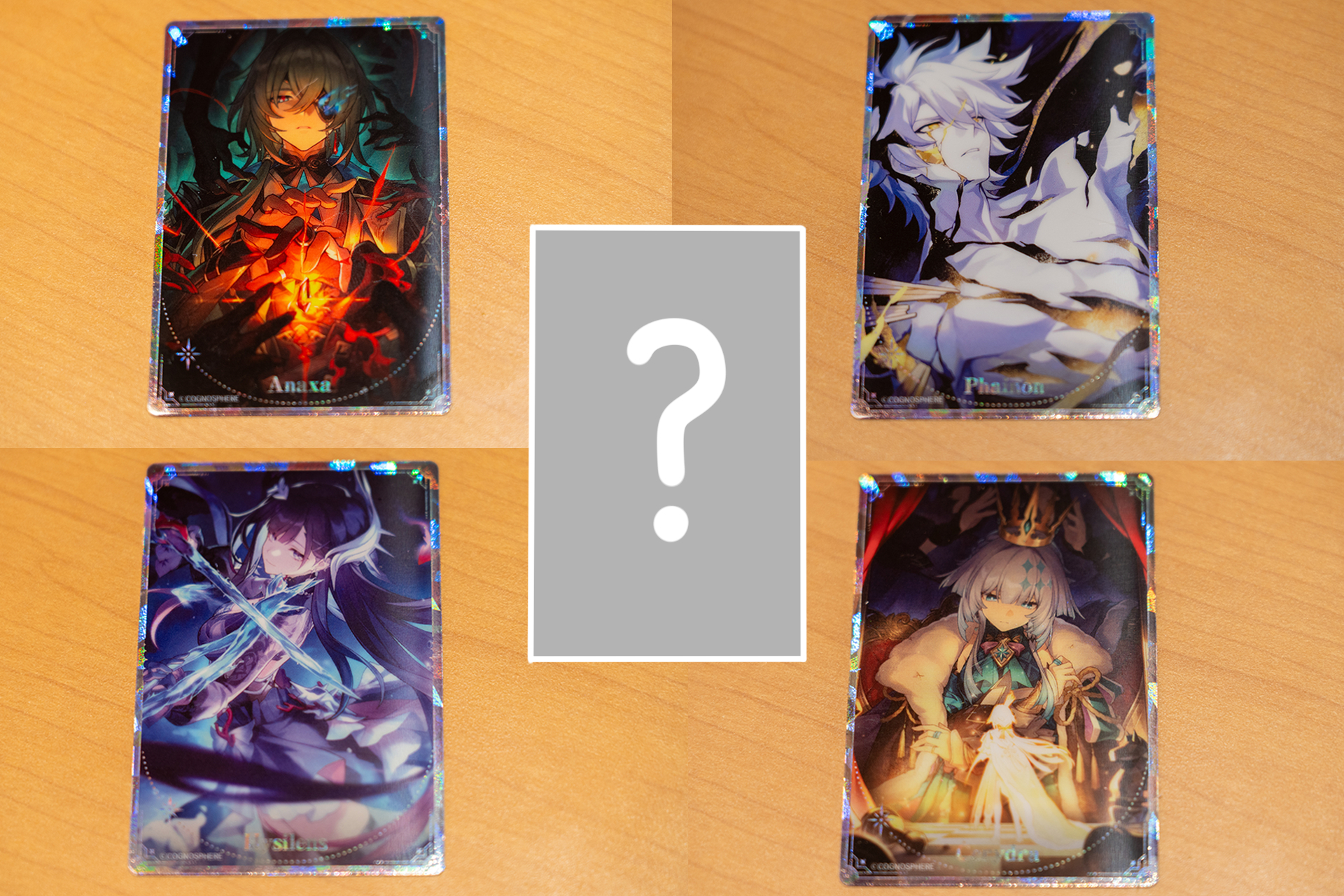 コラボ限定カード第1弾の全5種（4種＋シークレット）。ランダムで提供されデザインは選べない