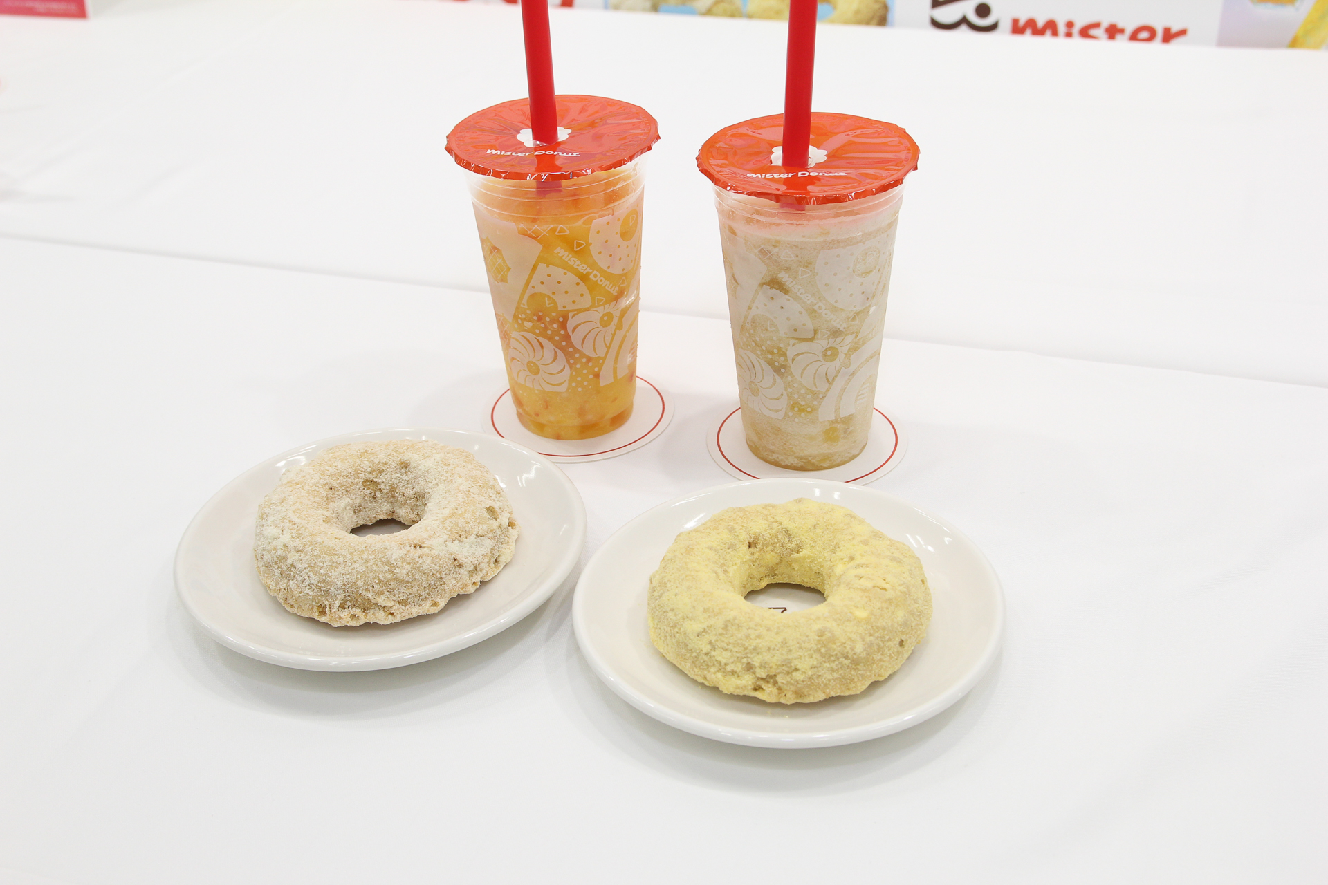 ミスド「シャリもぐフルーツフローズン」と「サクぽふん」