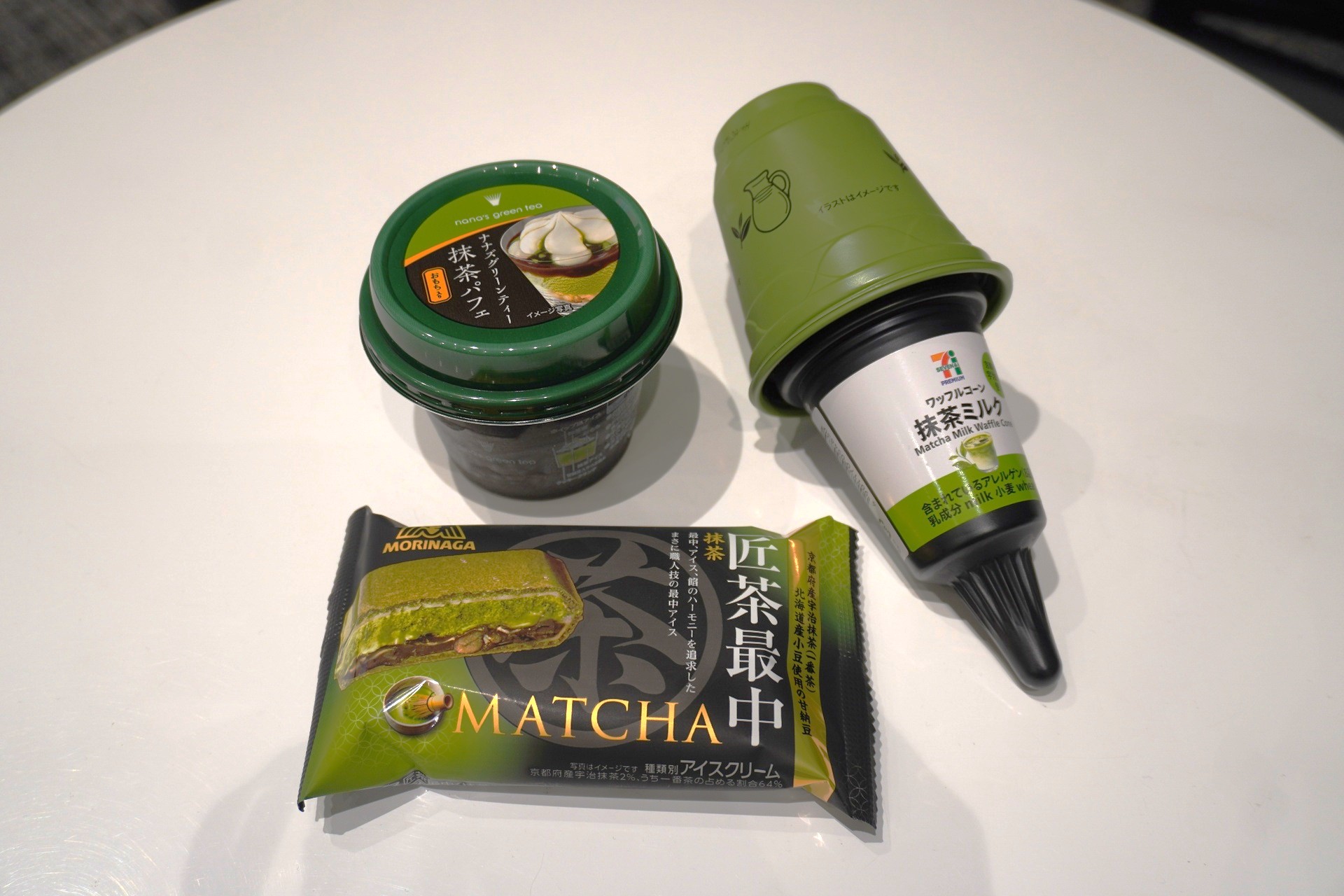 試食で提供された「セブンプレミアム ワッフルコーン宇治抹茶ミルク」「匠茶最中」「ナナズグリーンティー 抹茶パフェ」