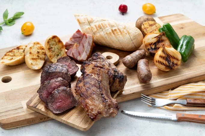 ［ラグジュアリー席限定］「アメリカングリルセット 1人前」（2900円）