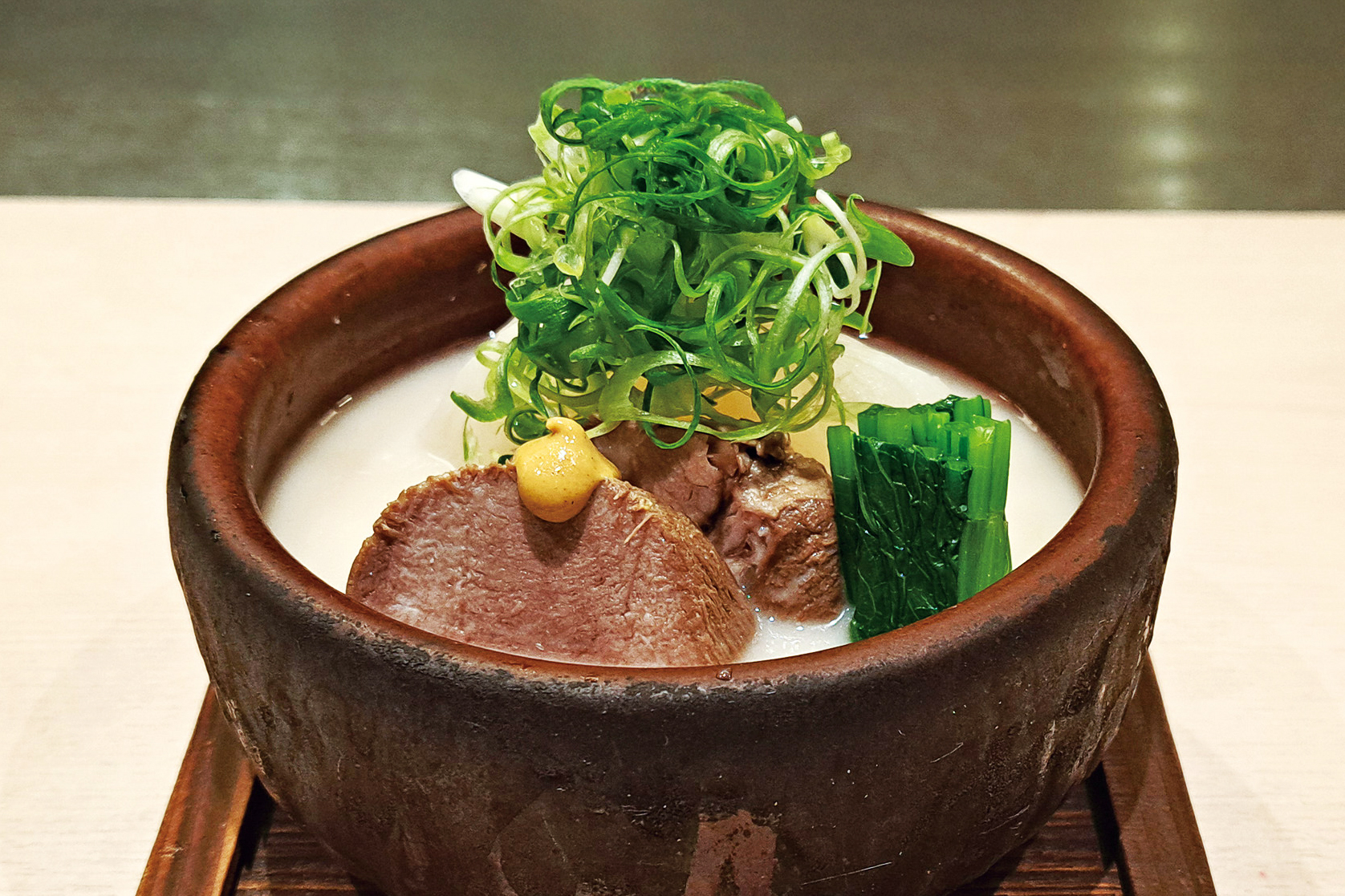 牛タン柔らか煮と蕪の炊き合わせ 白味噌仕立て