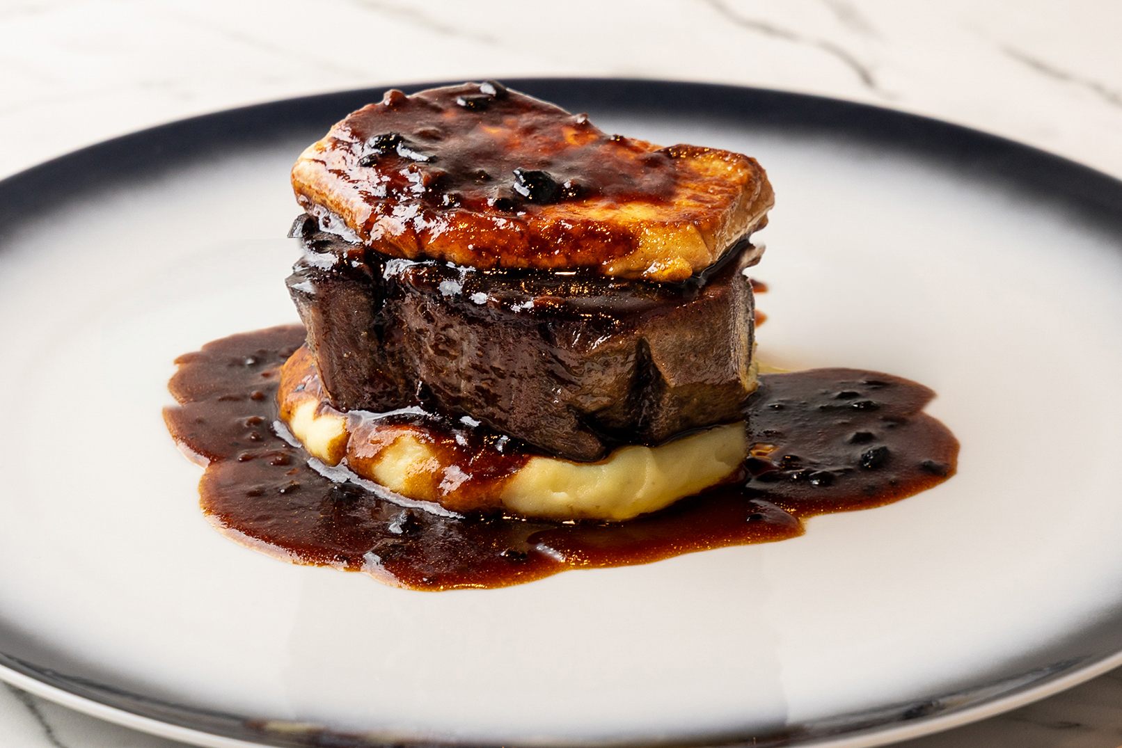 牛タンとフォアラグのロッシーニ（俺のフレンチ/俺のフレンチイタリアン各店）