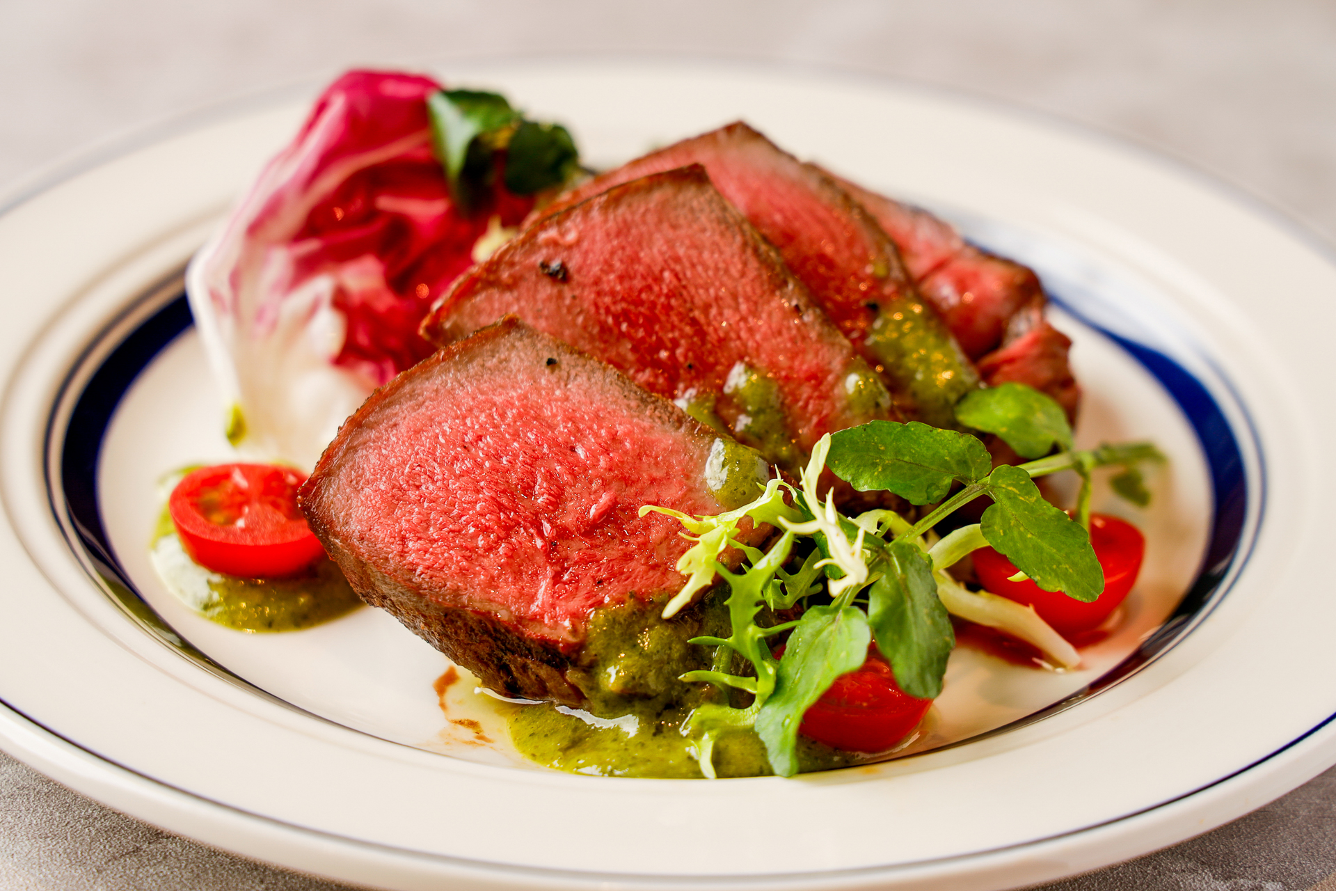 厚切り牛タンステーキ（俺のイタリアン各店）