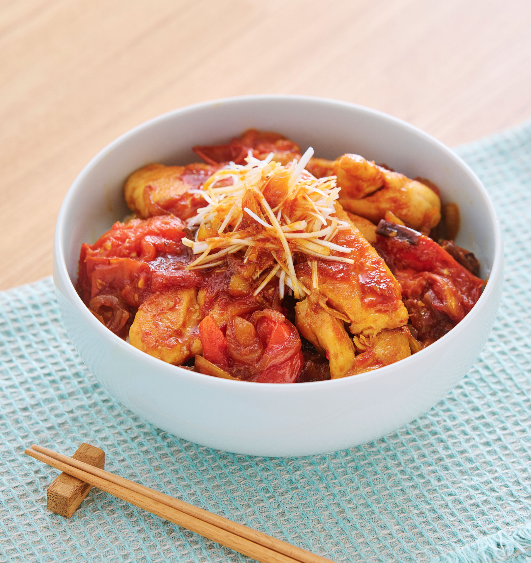 横尾渉さんの「鶏ささみのピリ辛スタミナ丼」