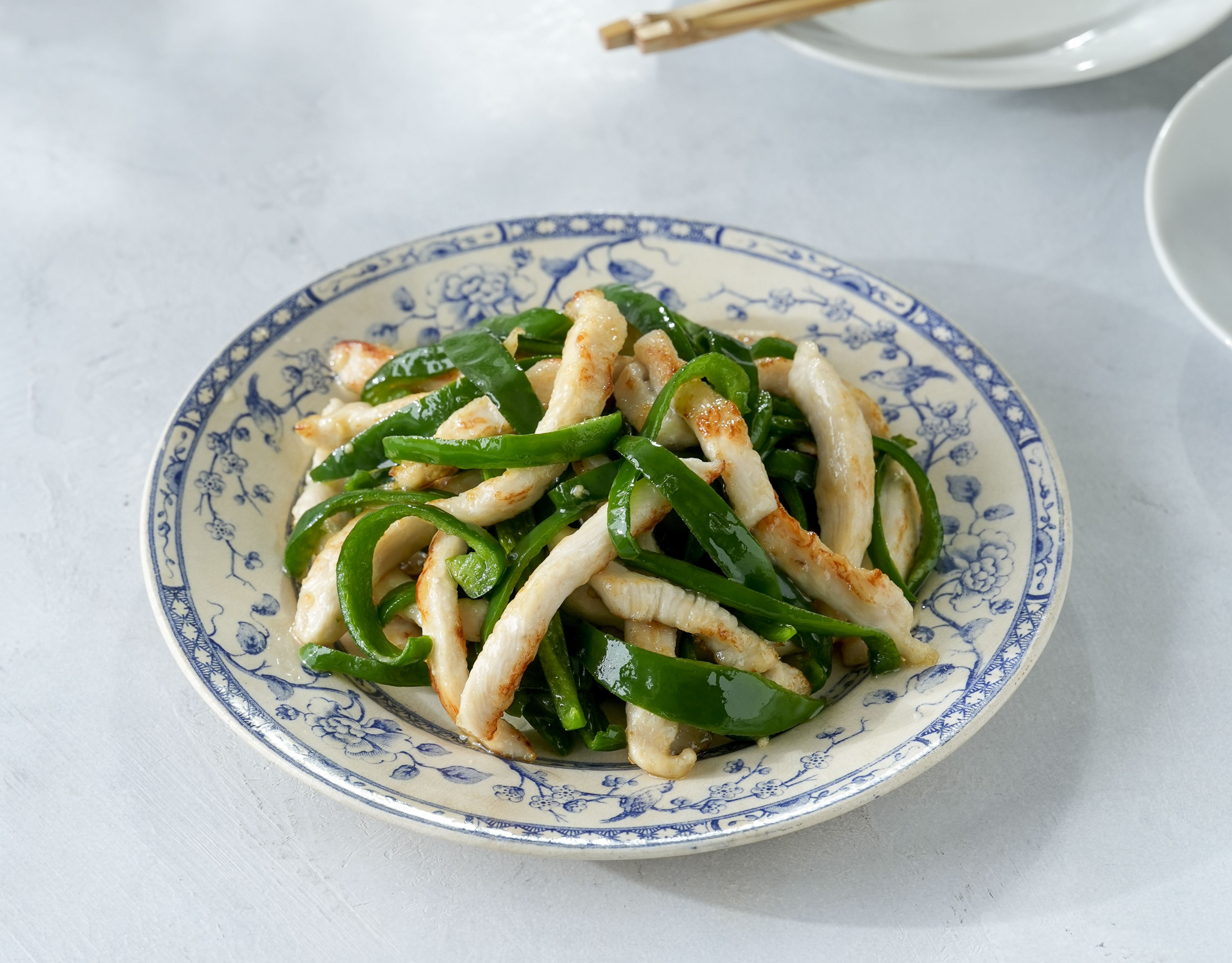 「夏野菜の大人気おかず」から「ピーマンと鶏むね肉の細切り炒め」