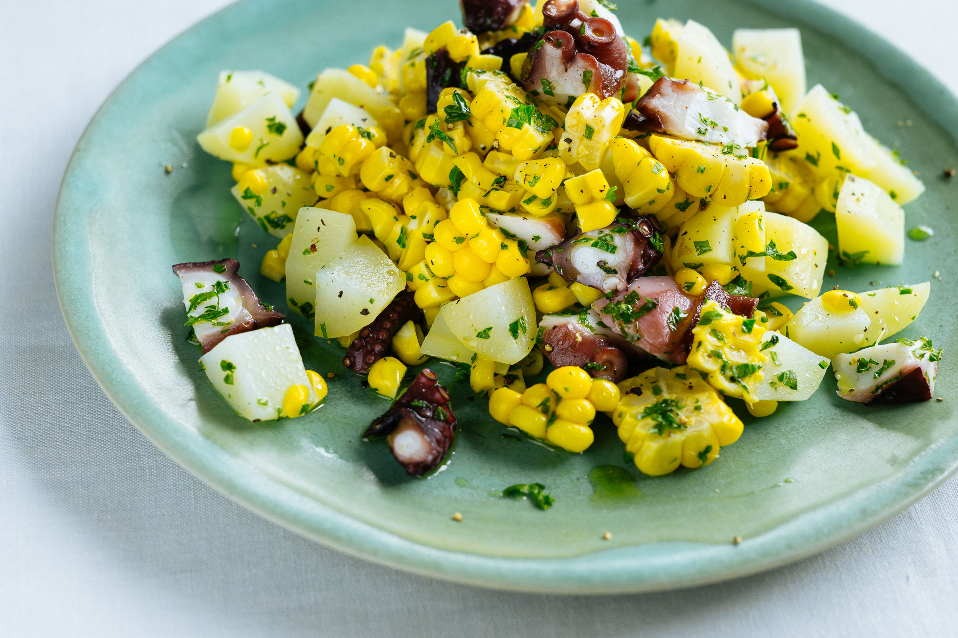 ワタナベマキさんの「とうもろこしとタコ、じゃがいものサラダ」