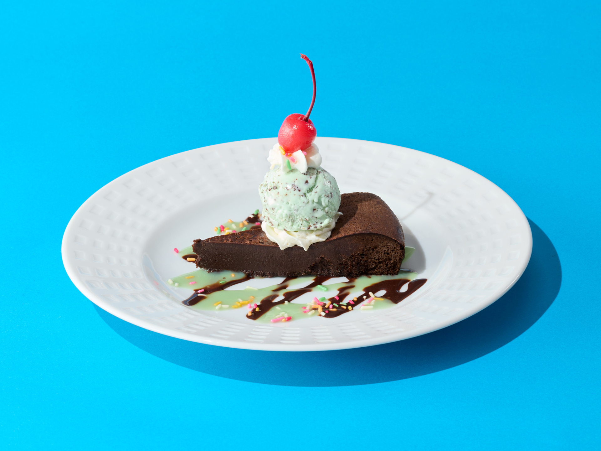 「チョコミン党ガトーショコラ」（605円）