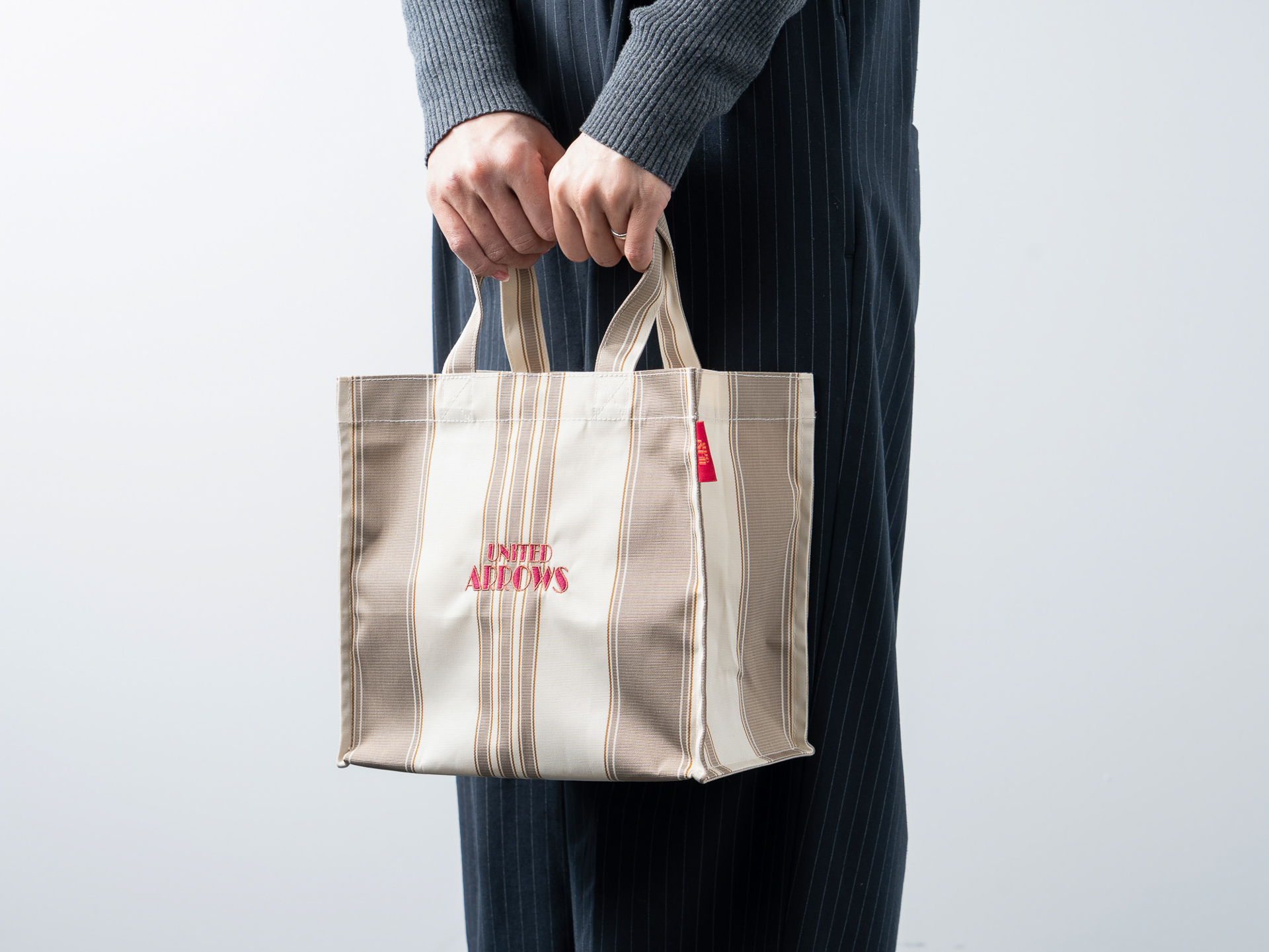 「UNITED ARROWS×成城石井 オリジナルショッピングバッグ 小」（4389円）