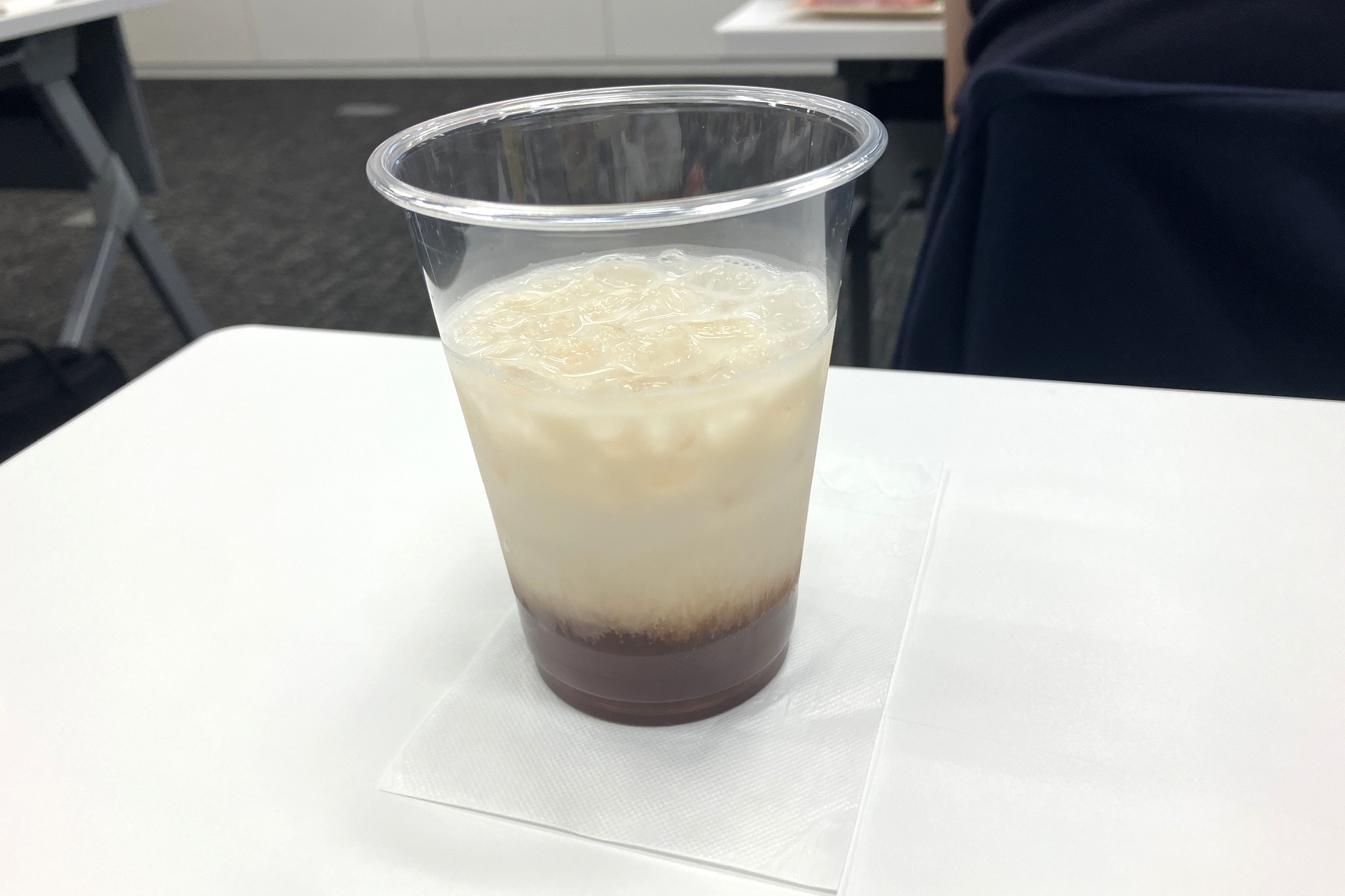 会場で提供された「ティーミルク ～キャンディ茶葉使用～」（試飲のためハーフサイズ）
