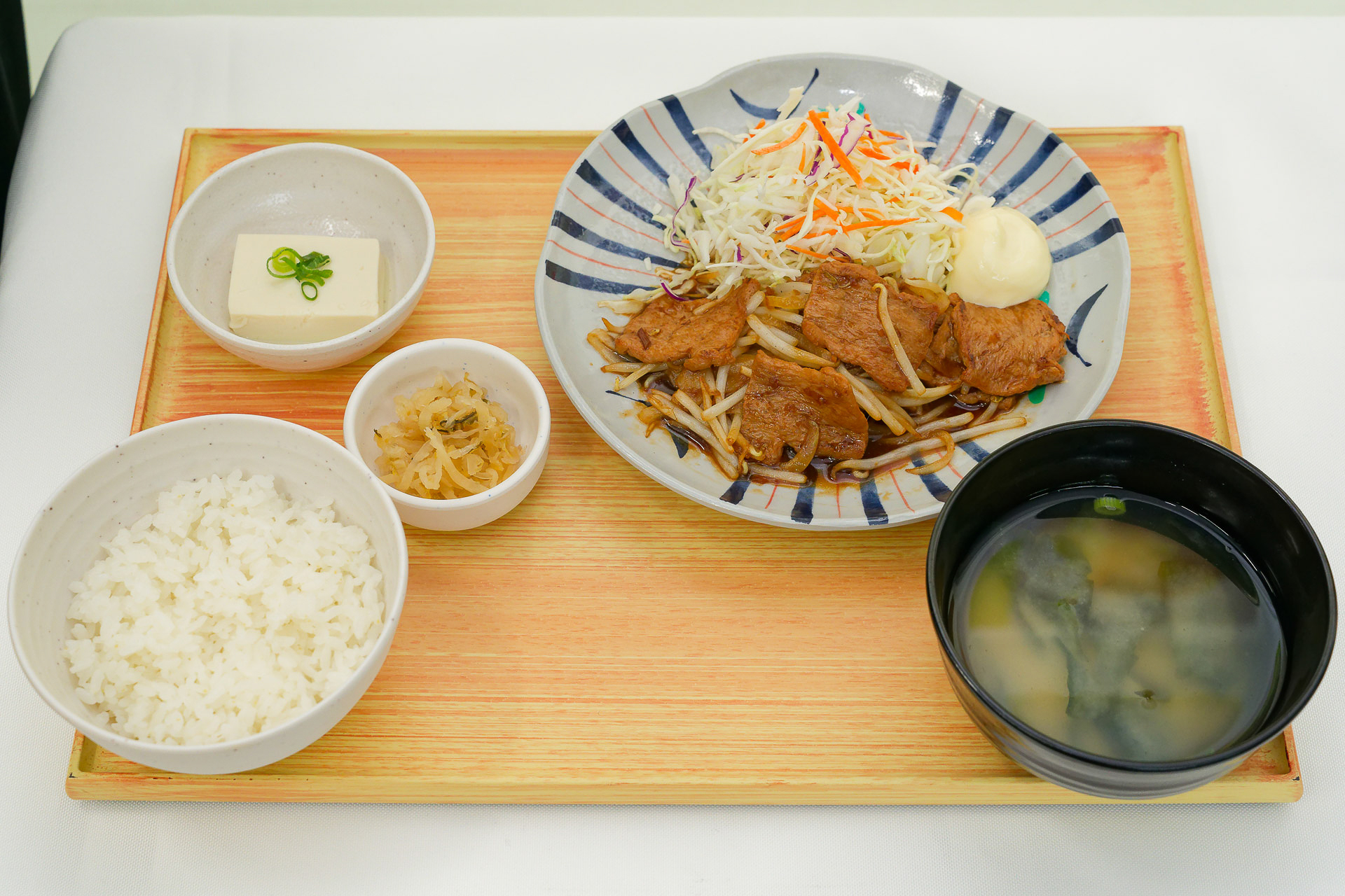 「大豆ミートのしょうが焼き定食」（860円）
