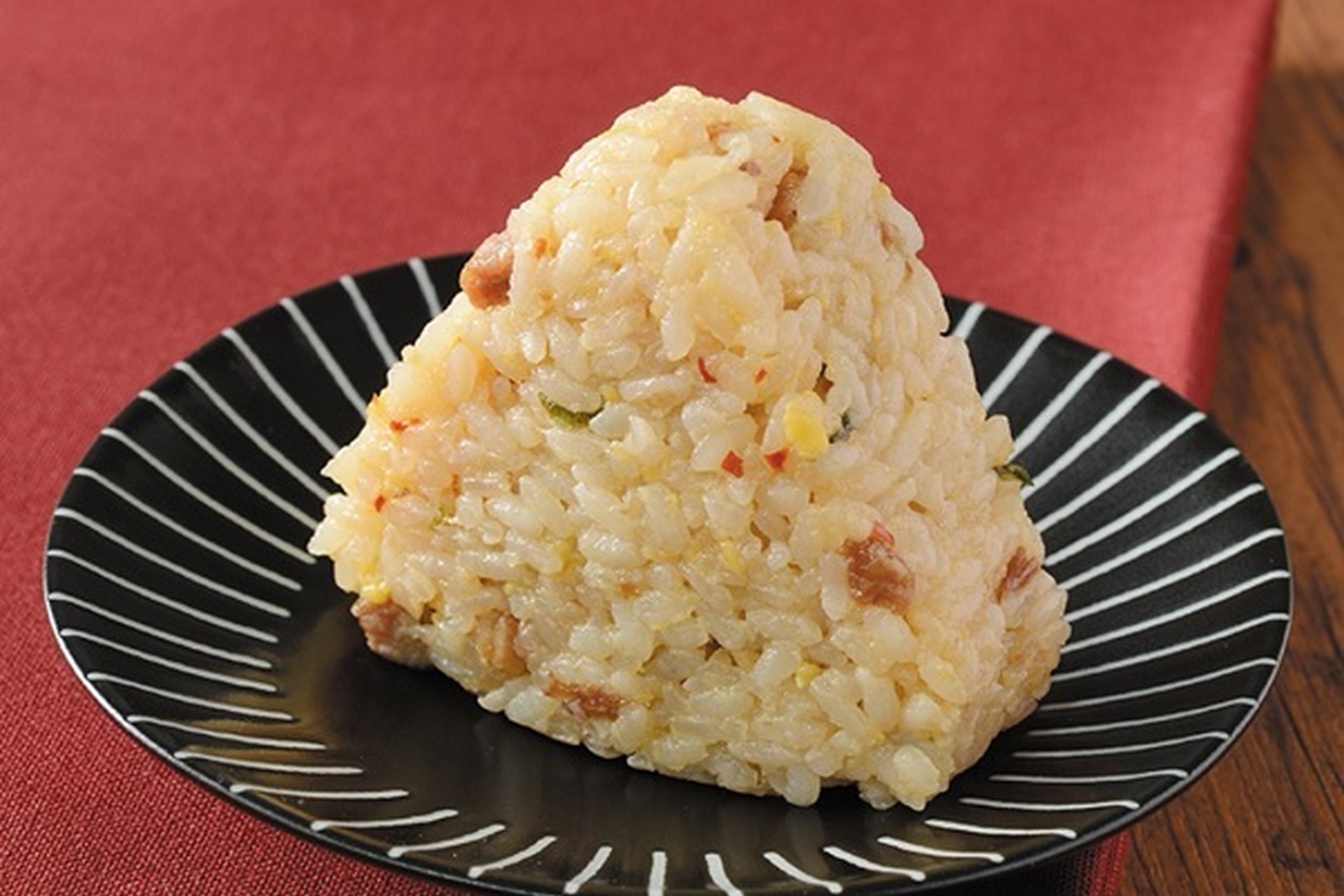 天下一品監修 こってりスープ仕立ての炒飯おにぎり