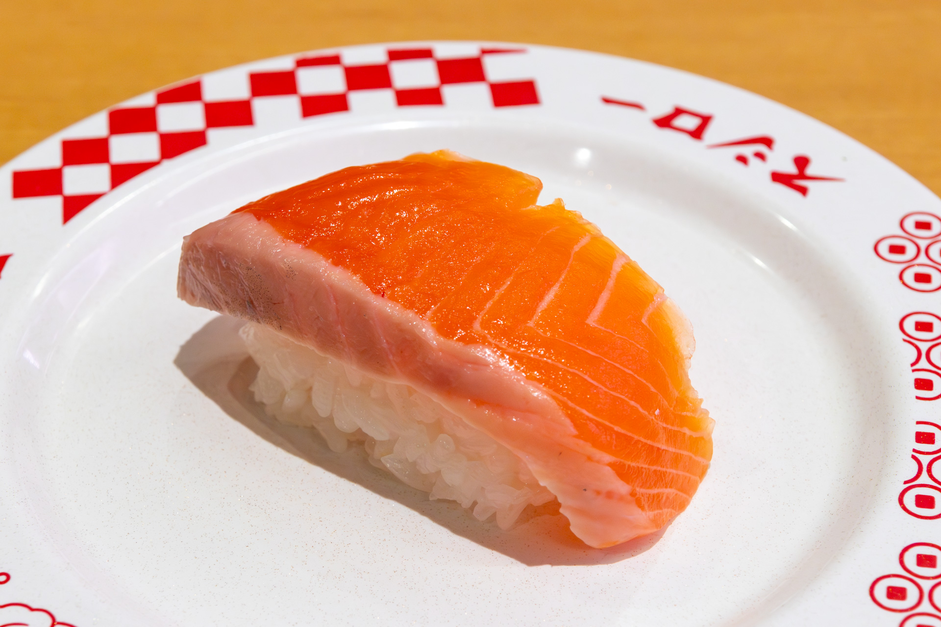 「青森産 生サーモン」（110円～）