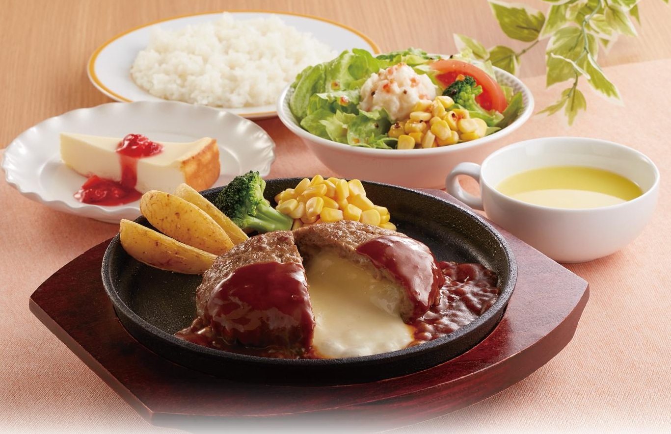 「5種チーズのとろ〜りチーズインハンバーグ」（1318円）