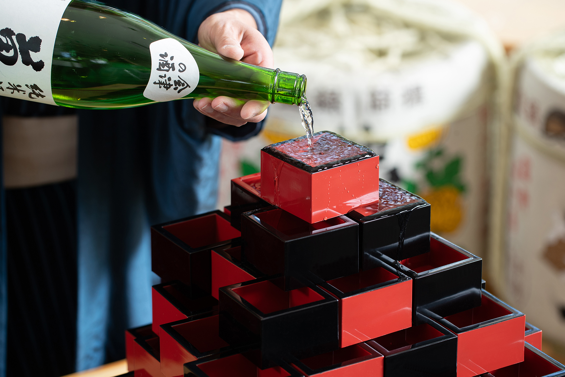 金賞受賞蔵数に応じて高さが変わる「枡タワー」