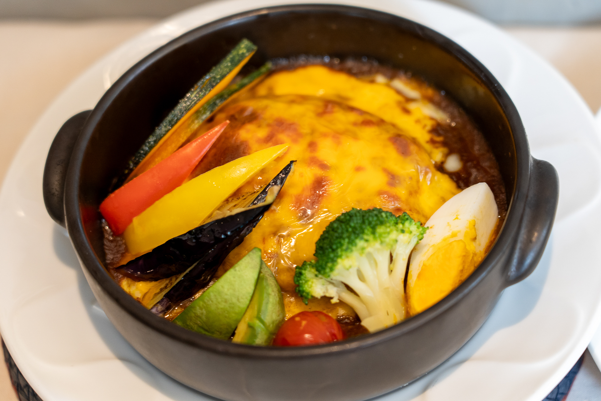 野菜のカラフルハンバーグカレードリア