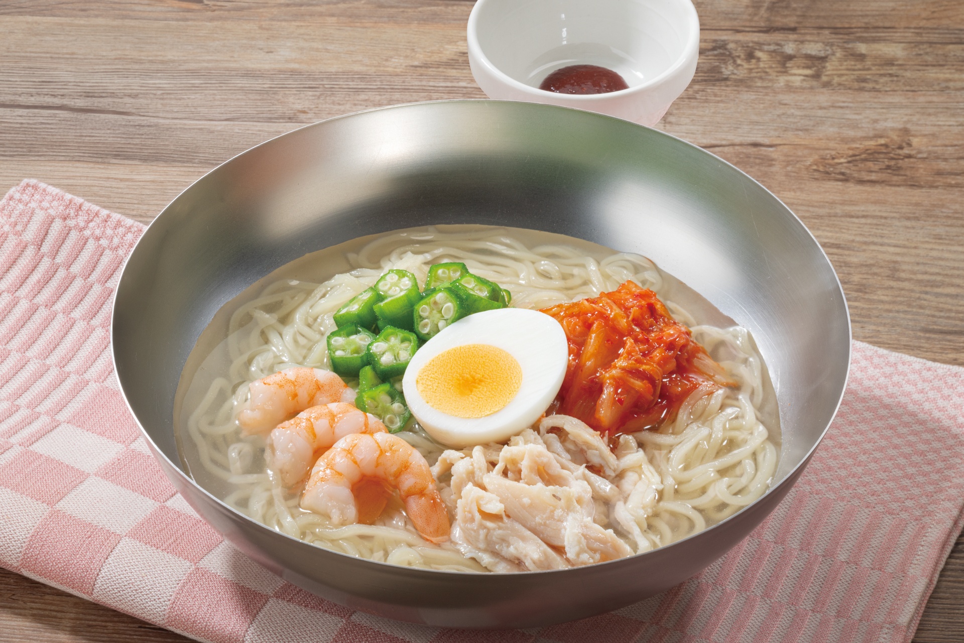 海老と蒸し鶏のコク旨冷麺