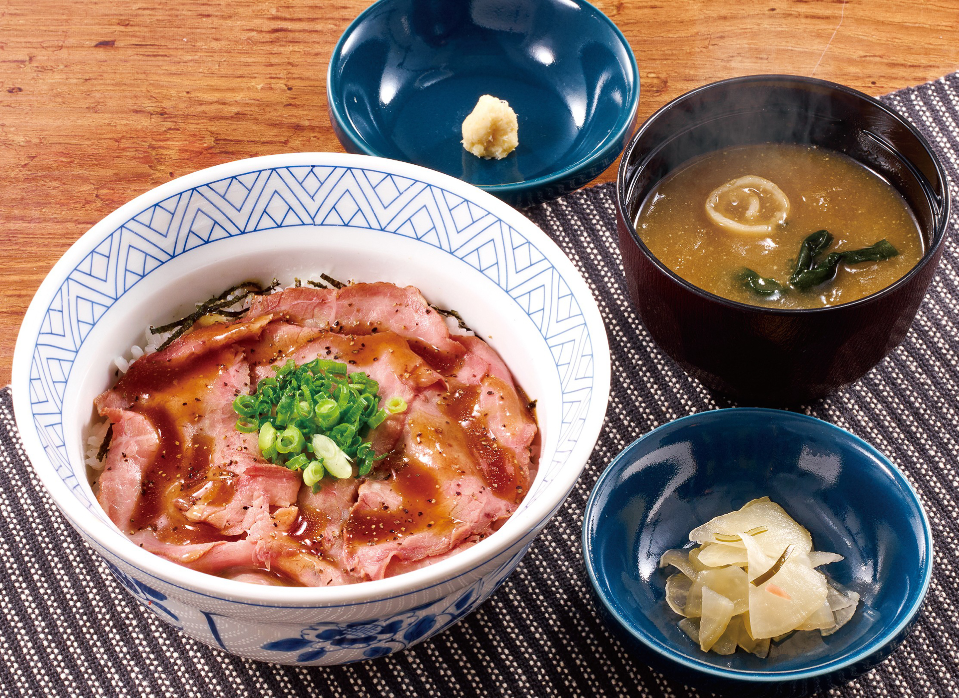 赤身ローストビーフ丼