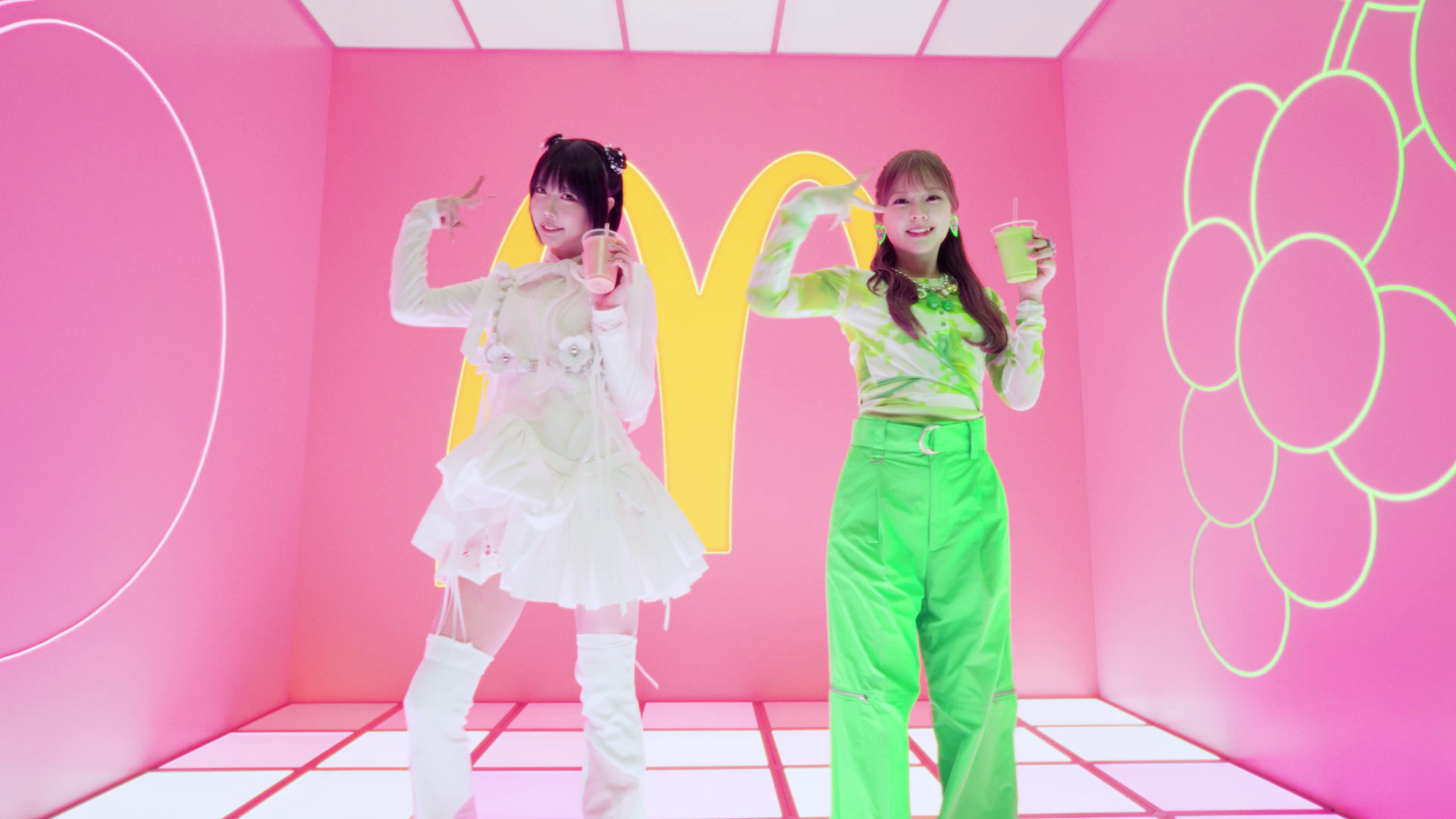 2人のダンスシーン