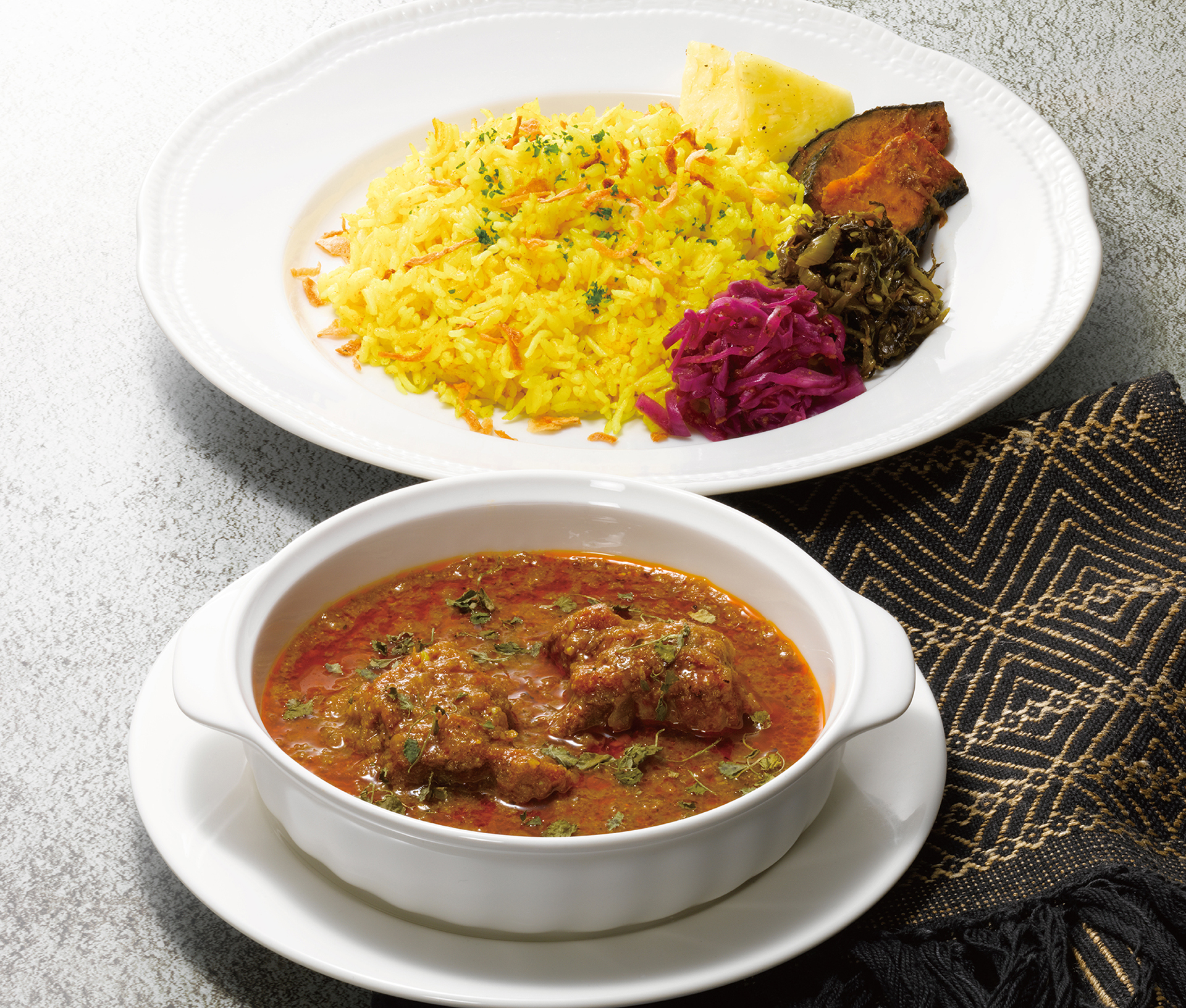 「国産豚肩ロースを煮込んだ魅惑のポークカレー」（2508円）