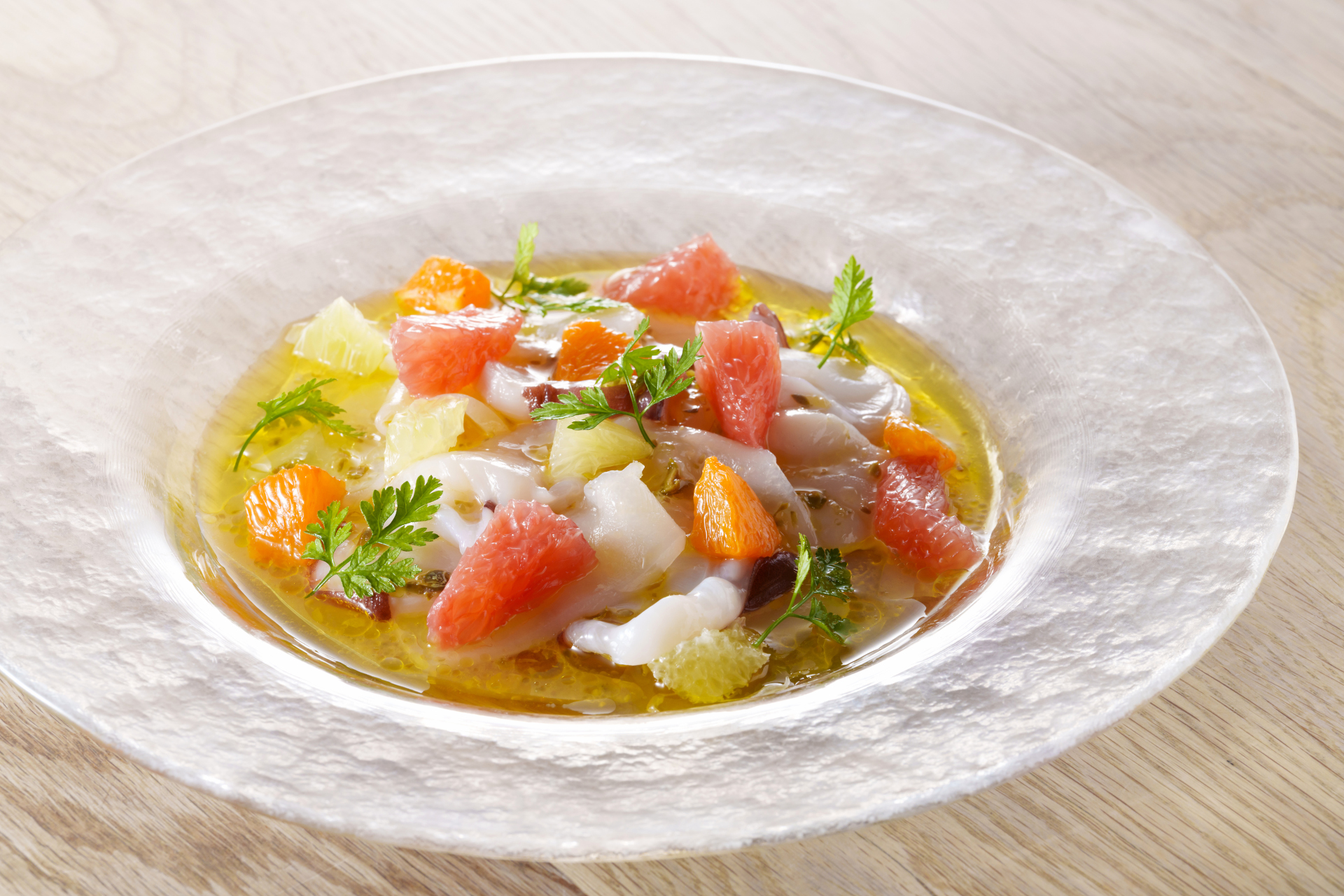 「魚介のシトラスマリネ」（1600円）