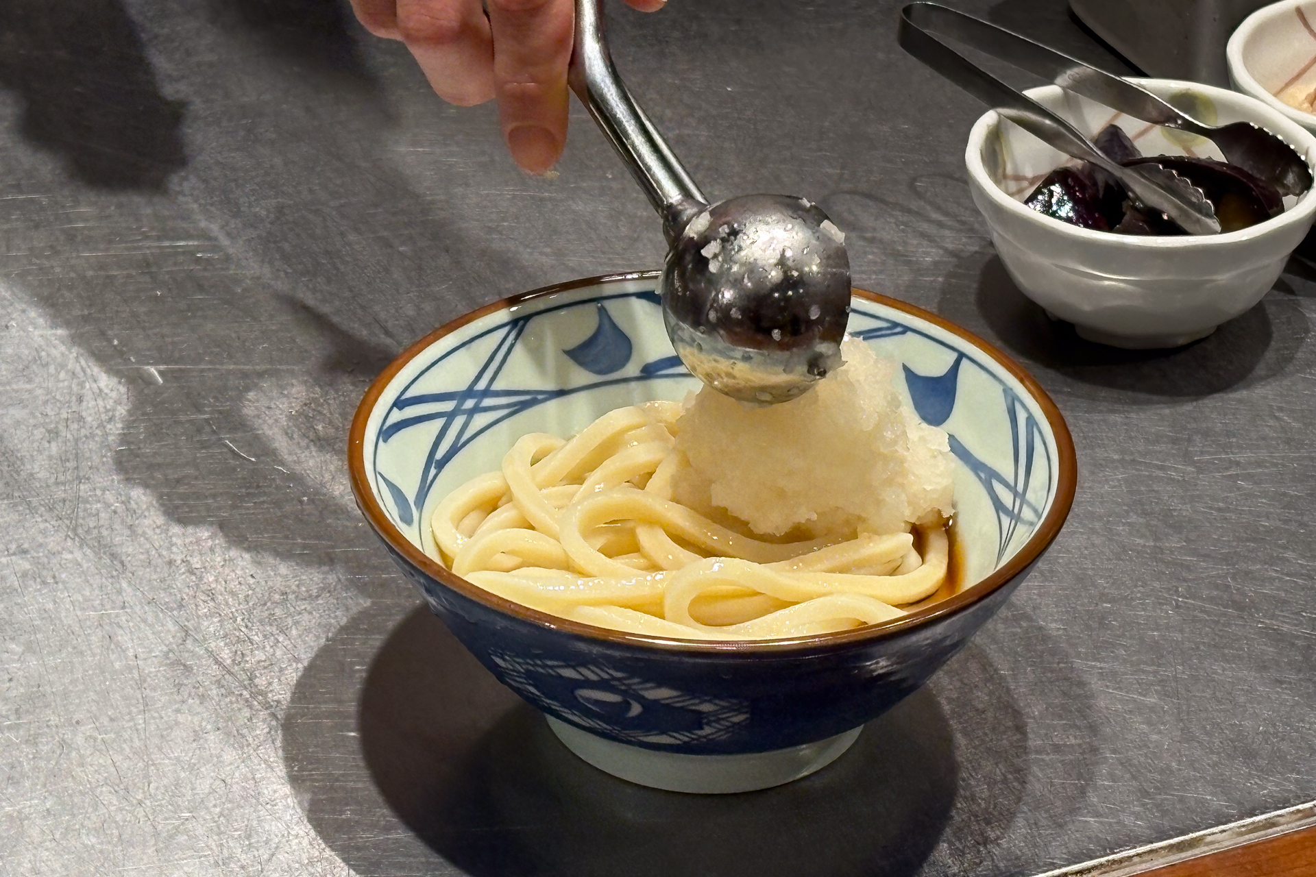 「鬼おろし鶏からぶっかけうどん」調理工程