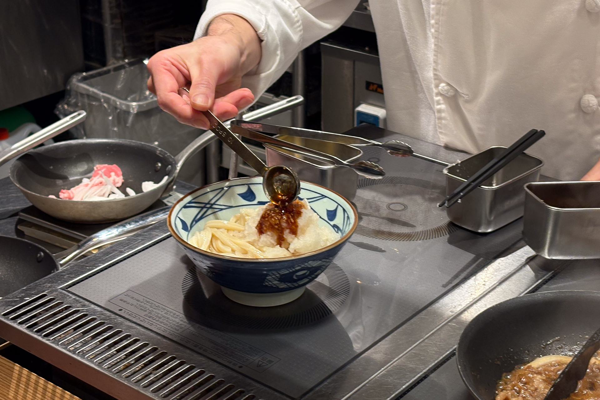 「鬼おろし肉ぶっかけうどん」調理工程