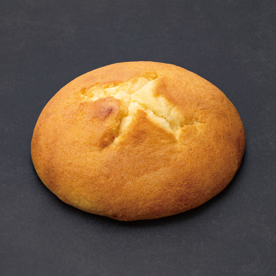 牛乳仕込みの大きな甘食風しっとりケーキ