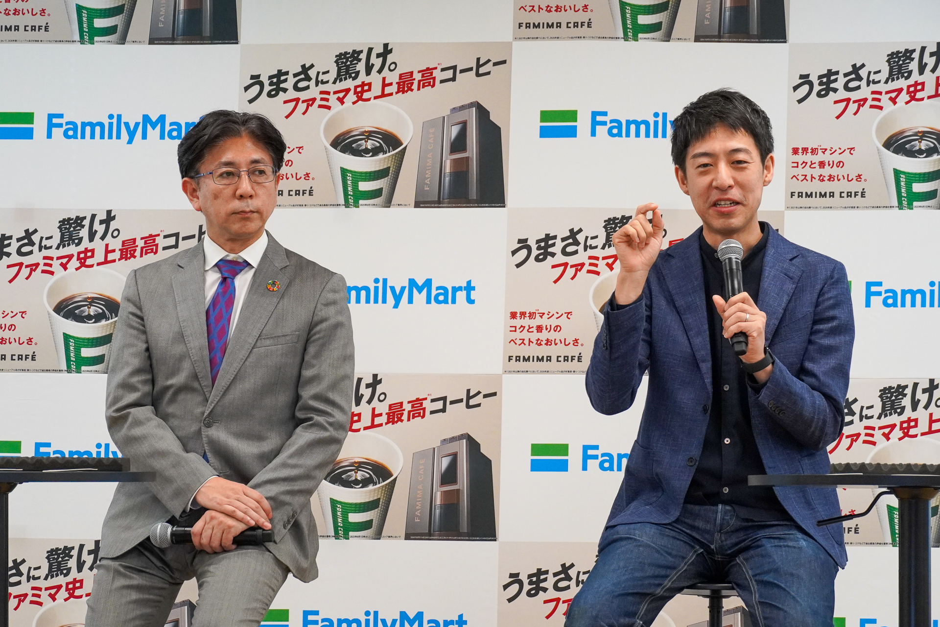 高倉氏と粕谷氏も飲み比べに参加した