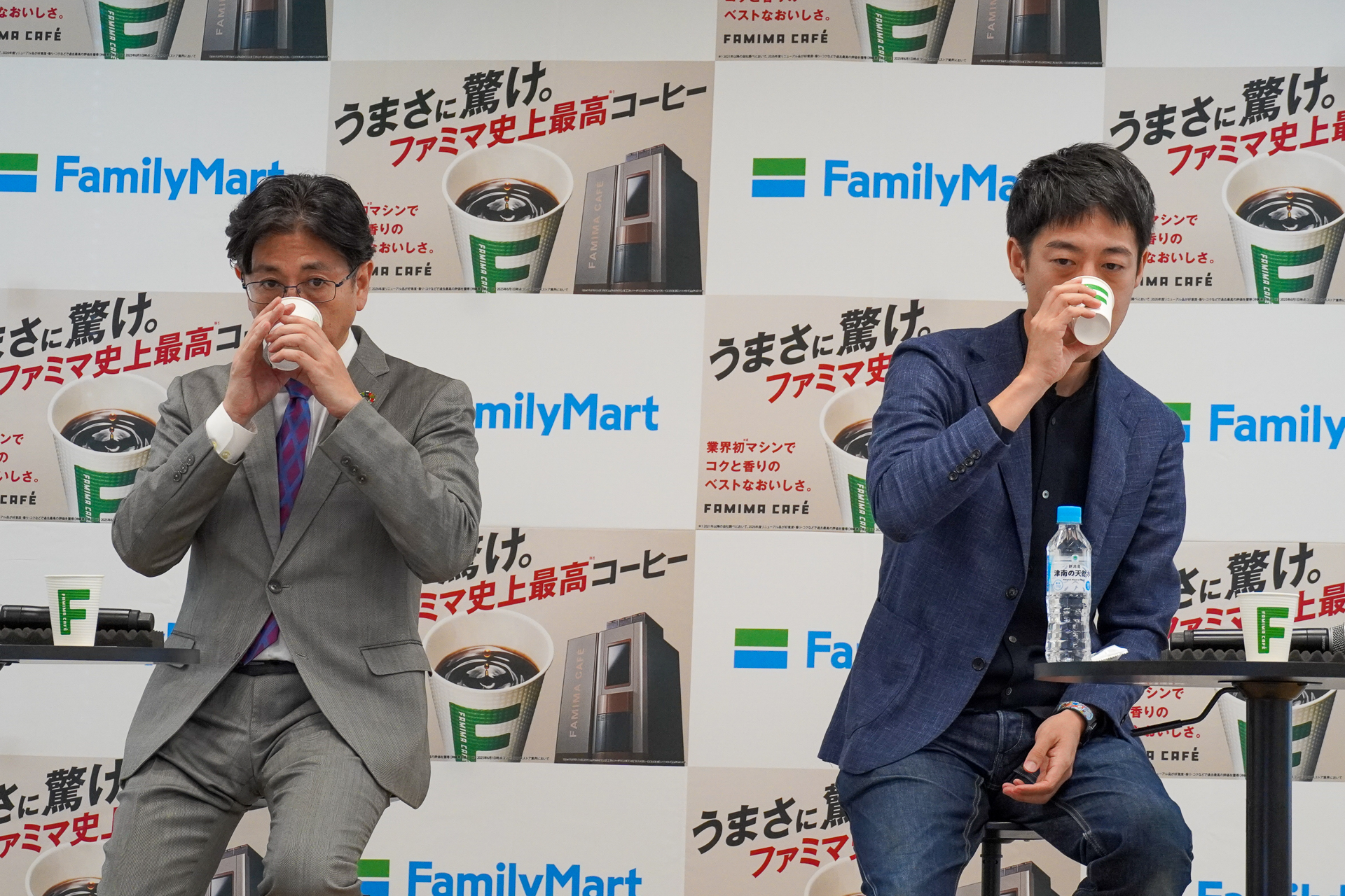 高倉氏と粕谷氏も飲み比べに参加した