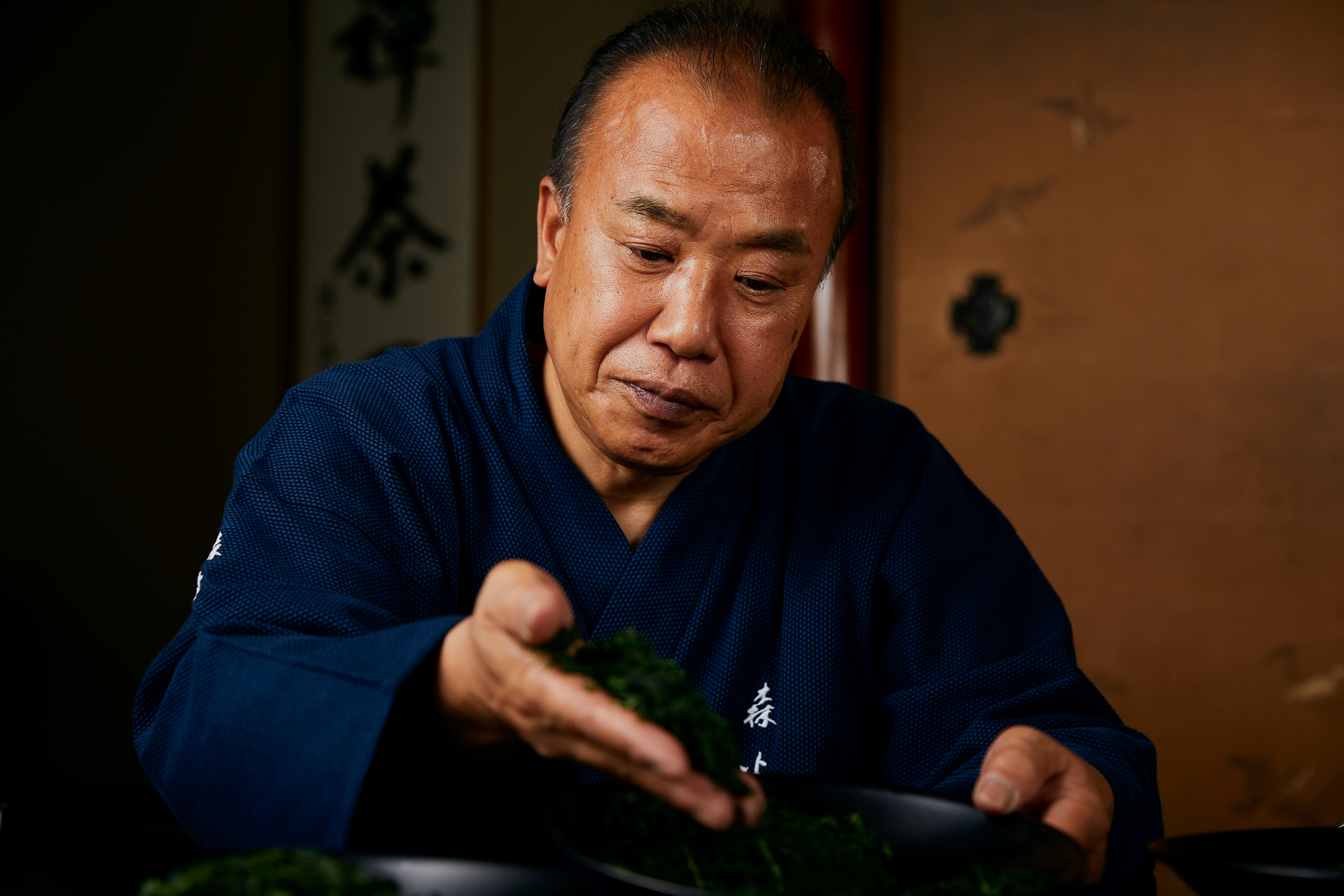 今回の監修者である菊岡勝氏は日本屈指の茶師