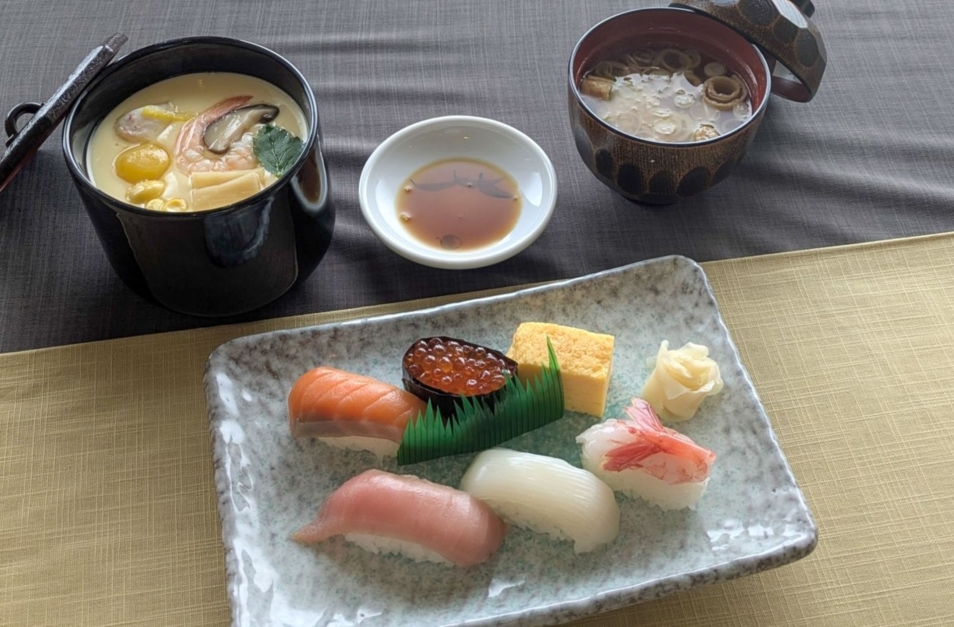 特選鮨・名物ジャンボ茶わんむし