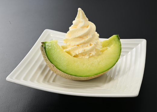 「フレッシュメロンあいす（1/4玉使用）」（900円）